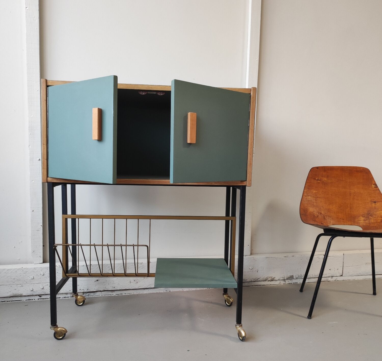 Sideboard furniture for turntable vintage 50's