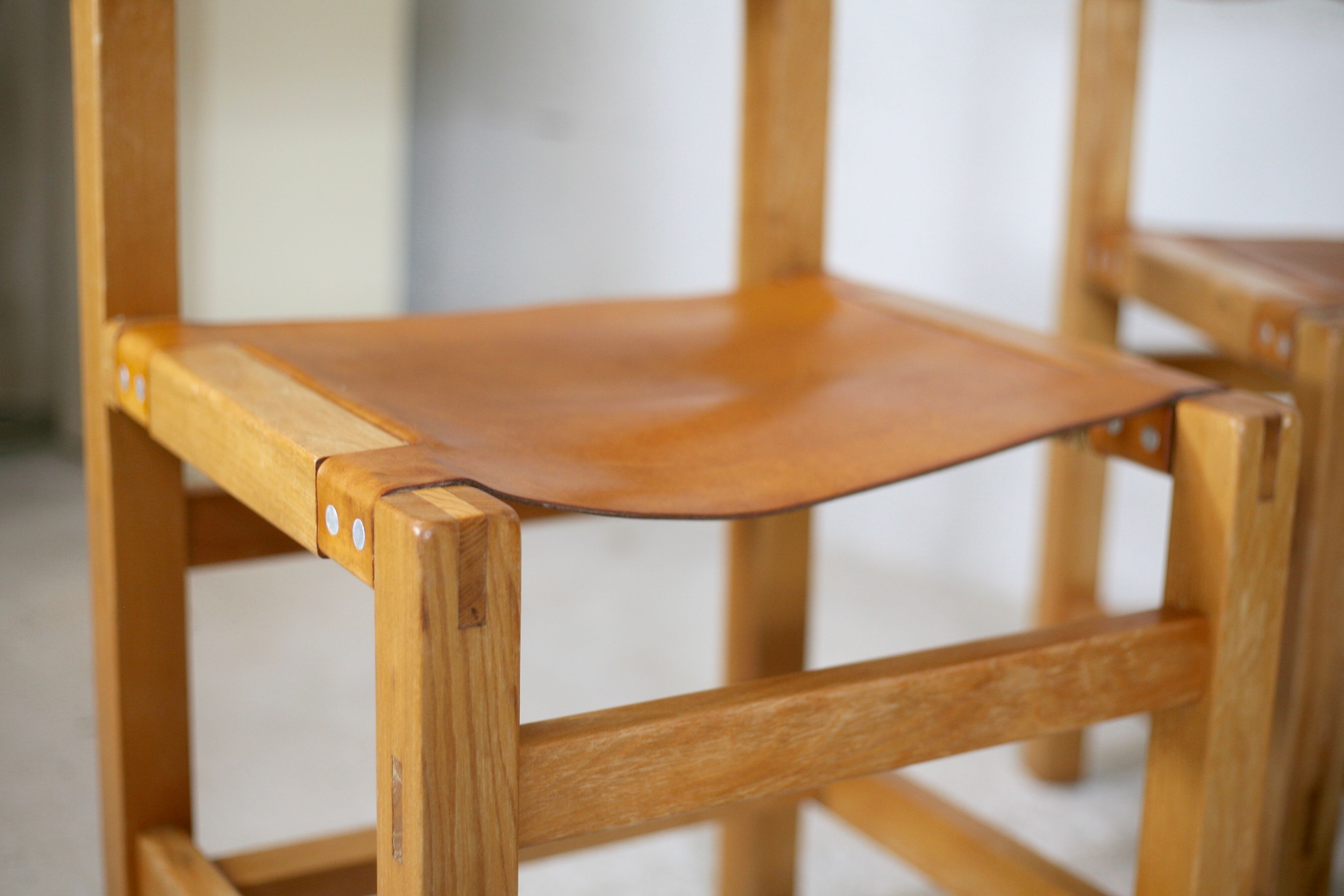 Ensemble de 4 chaises et table basse Maison Regain, France, circa 1970