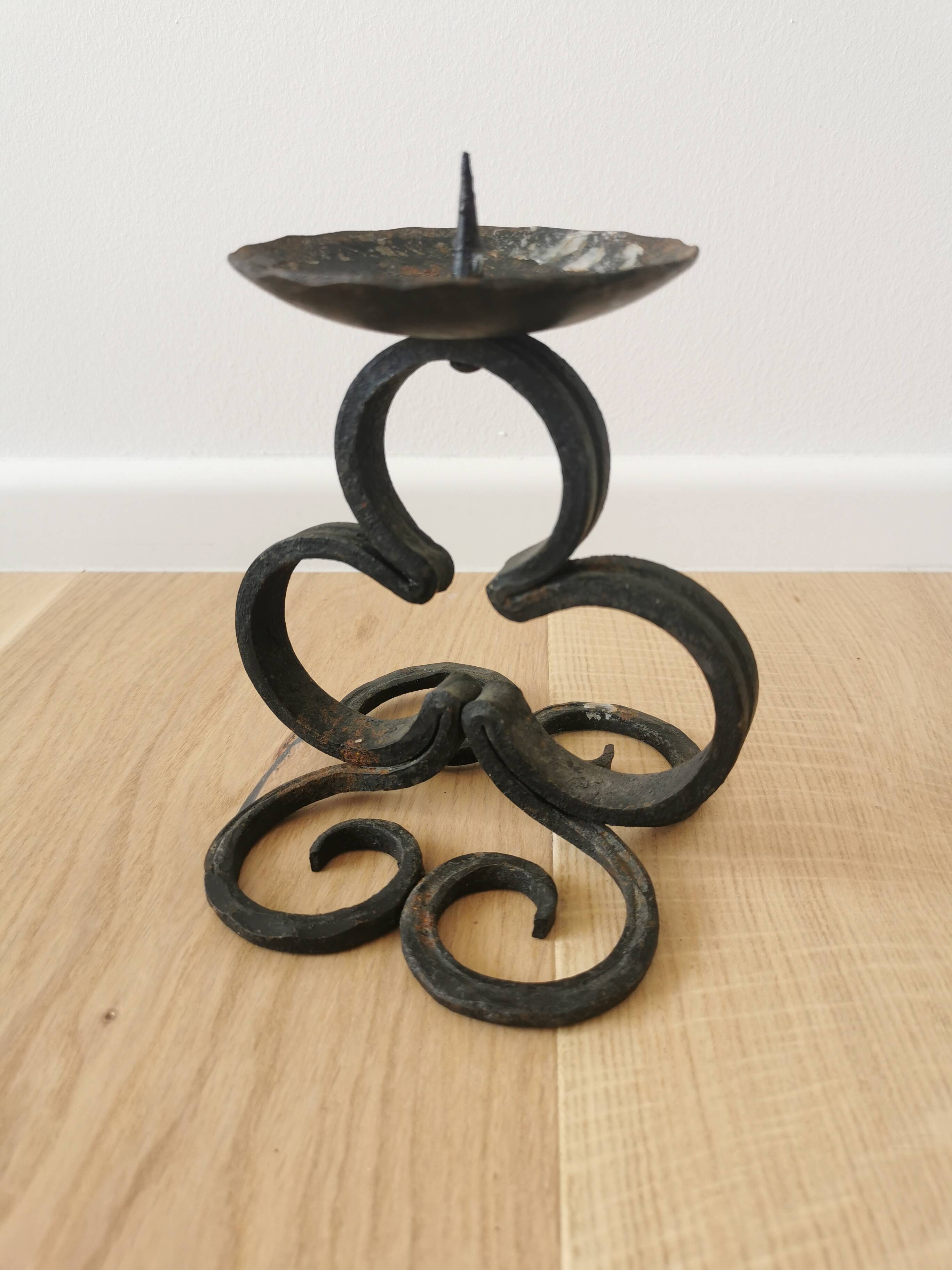 Bougeoir en fer forgé vintage : Décoration intérieure gothique faite à la main