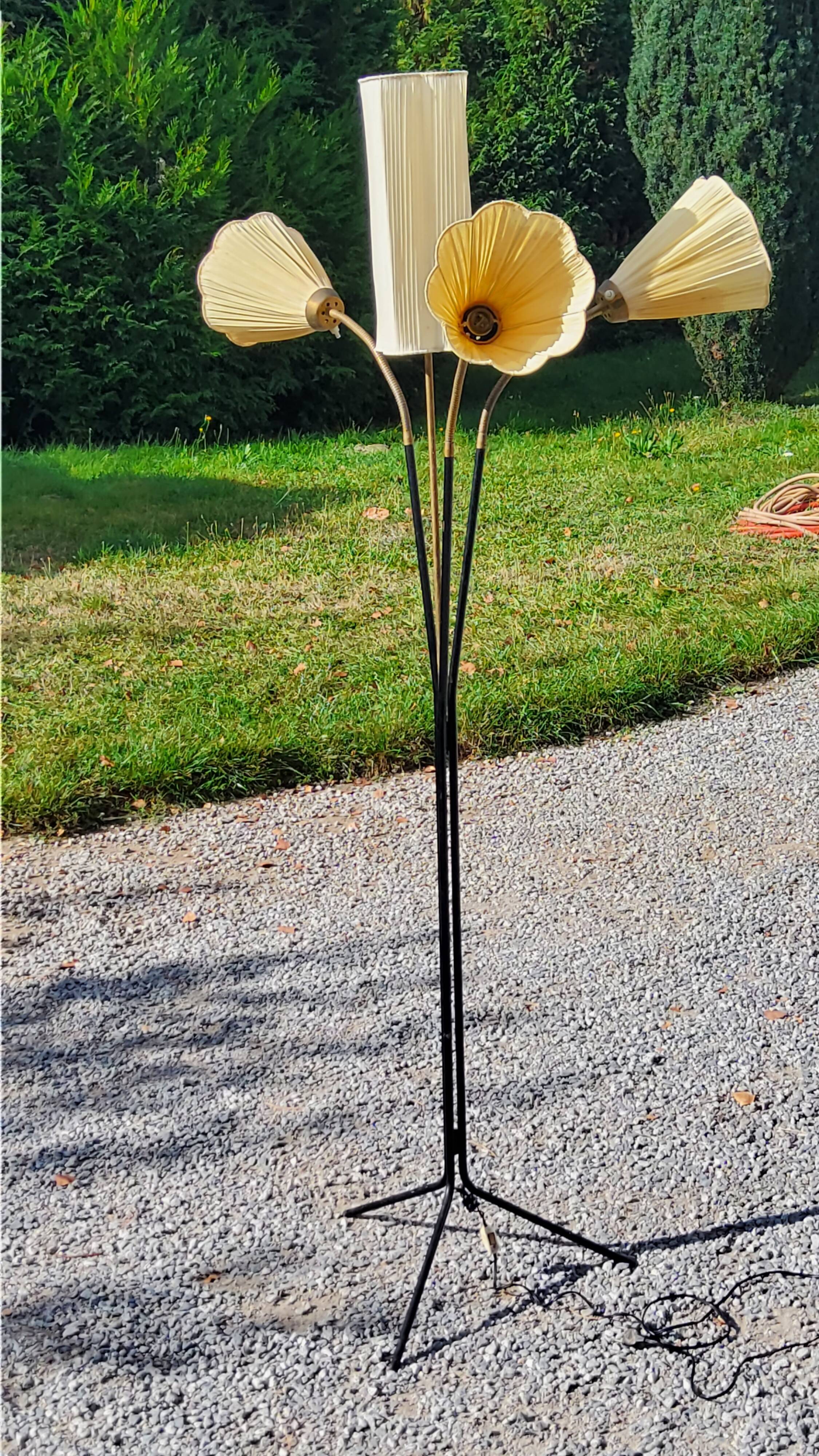 Vintage floor lamp from the 50s in metal and brass 4 flexible lights with tripod base
