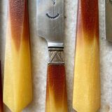 11 amber knives