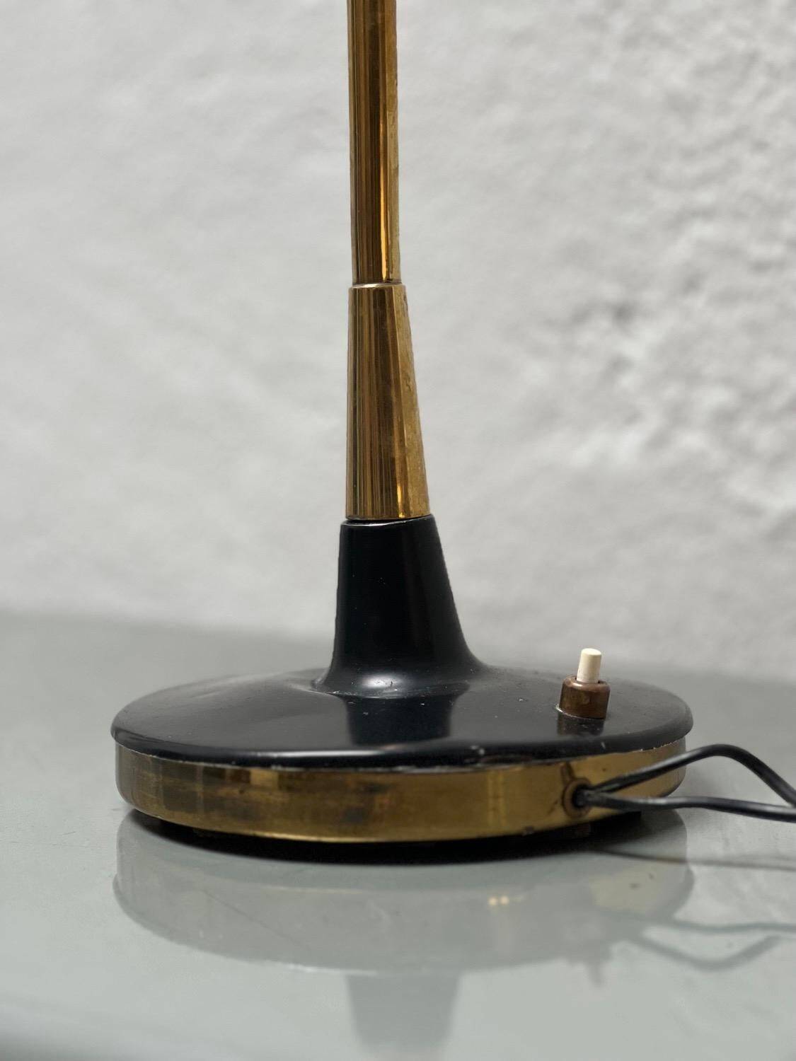 Lampe de table Mod. 553 par Oscar Torlasco pour Lumi, design italien collectible