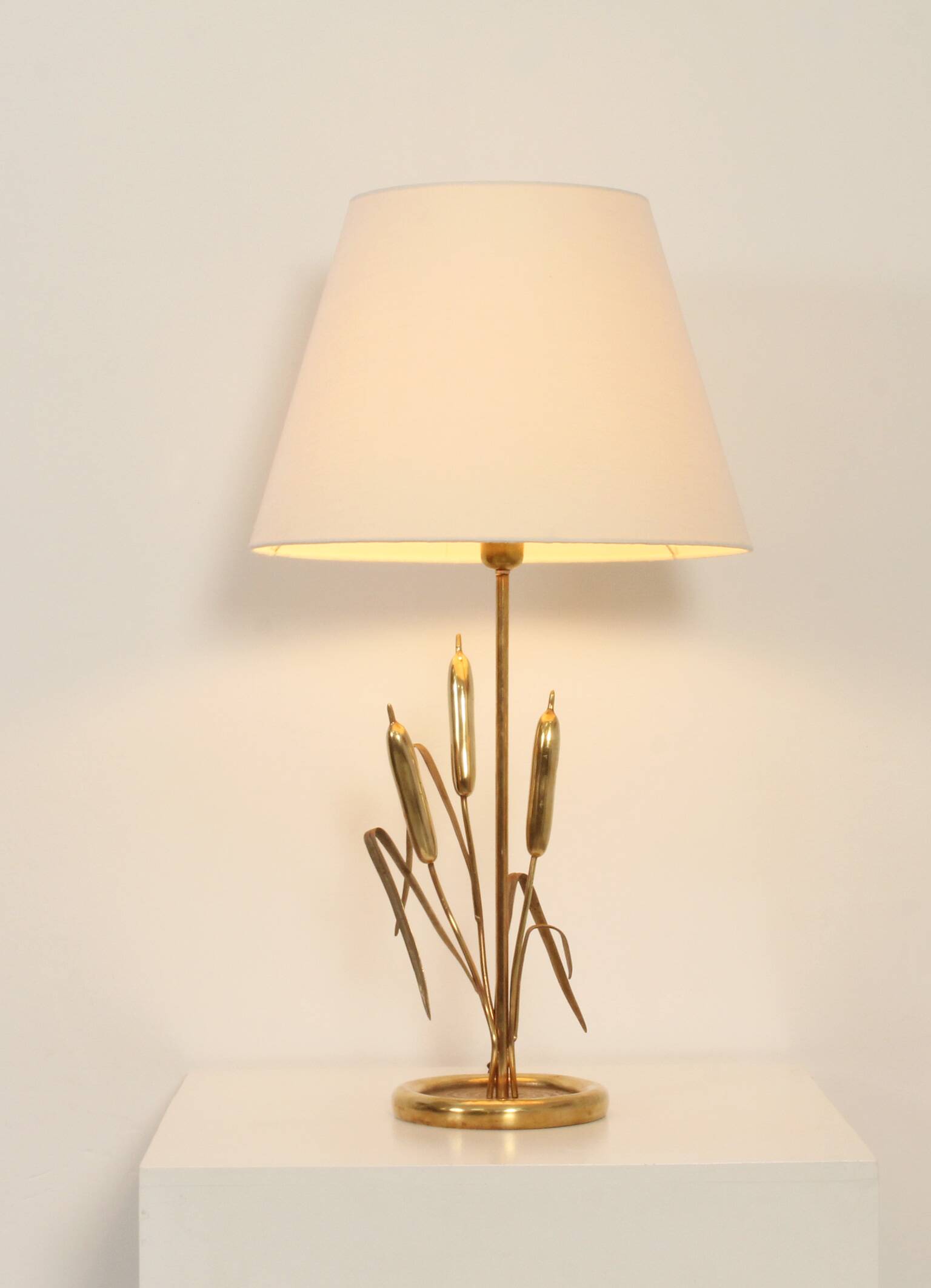 Brass table lamp adorned with wheat ears, 1970s, Italy.