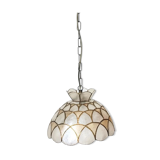 Pendant light in mother-of-pearl