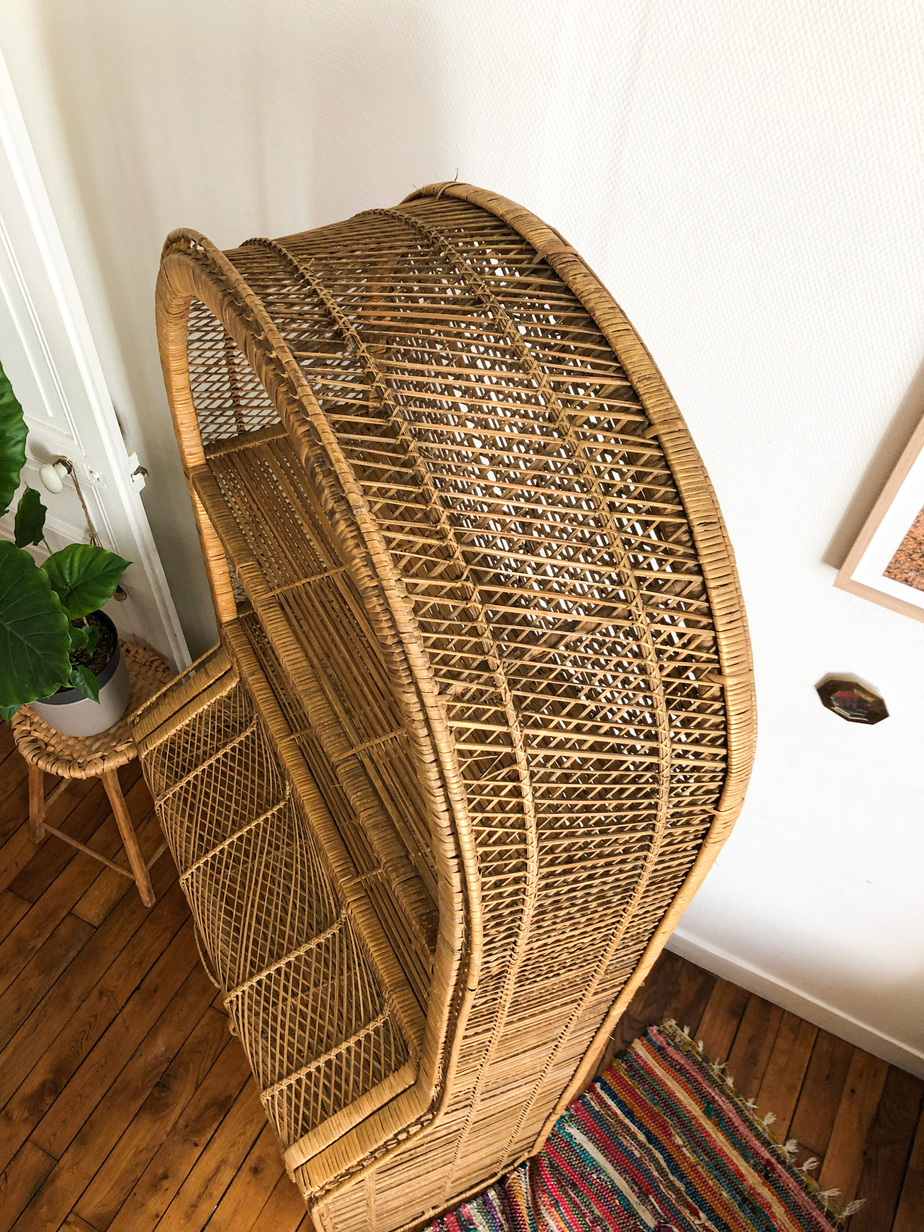 Sublime wicker shelf
