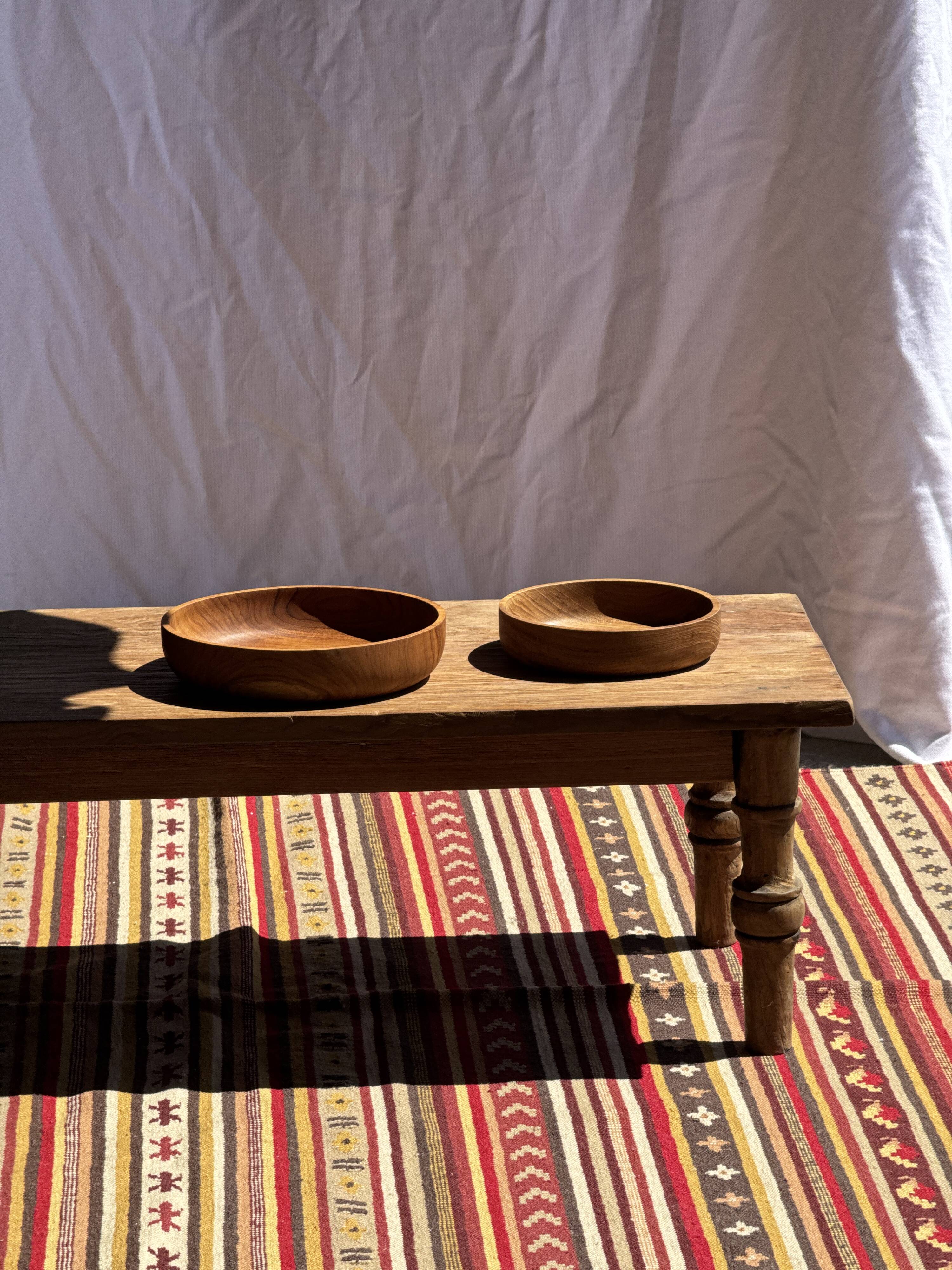 Very large wavy flat leaf suspension in teak with flower stripes D:60