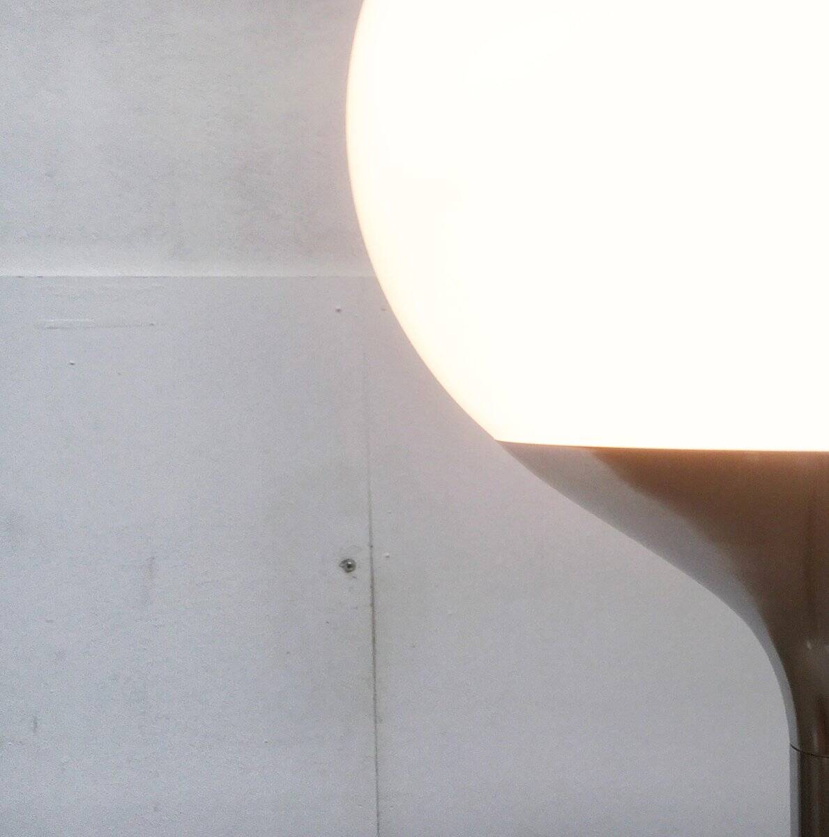 Flash floor lamp from the Italian mid-century space age by Guzzini.