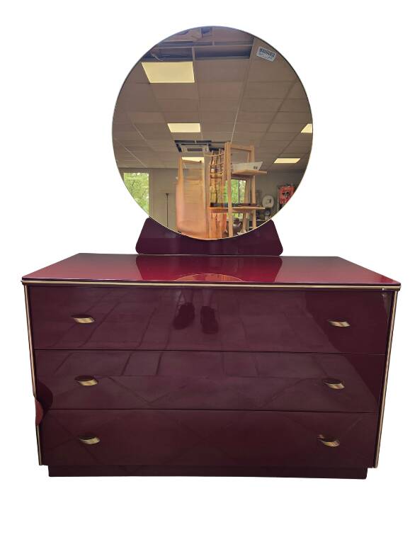 Commode style Hollywood Regency