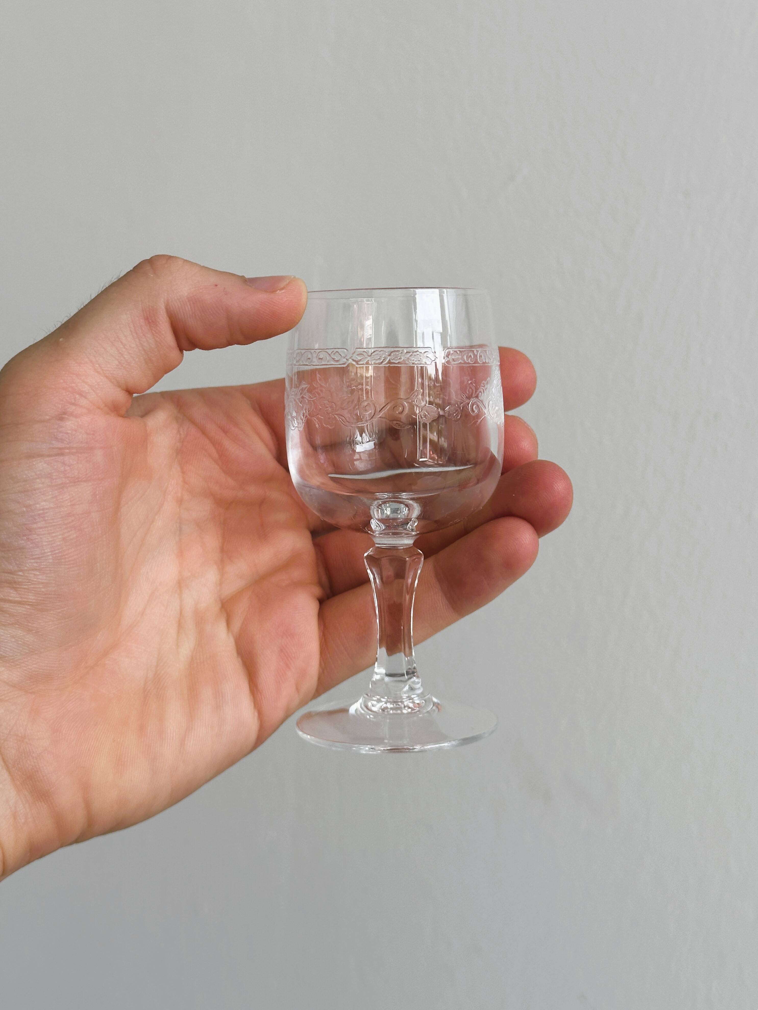Set of 6 chiseled crystal liqueur glasses