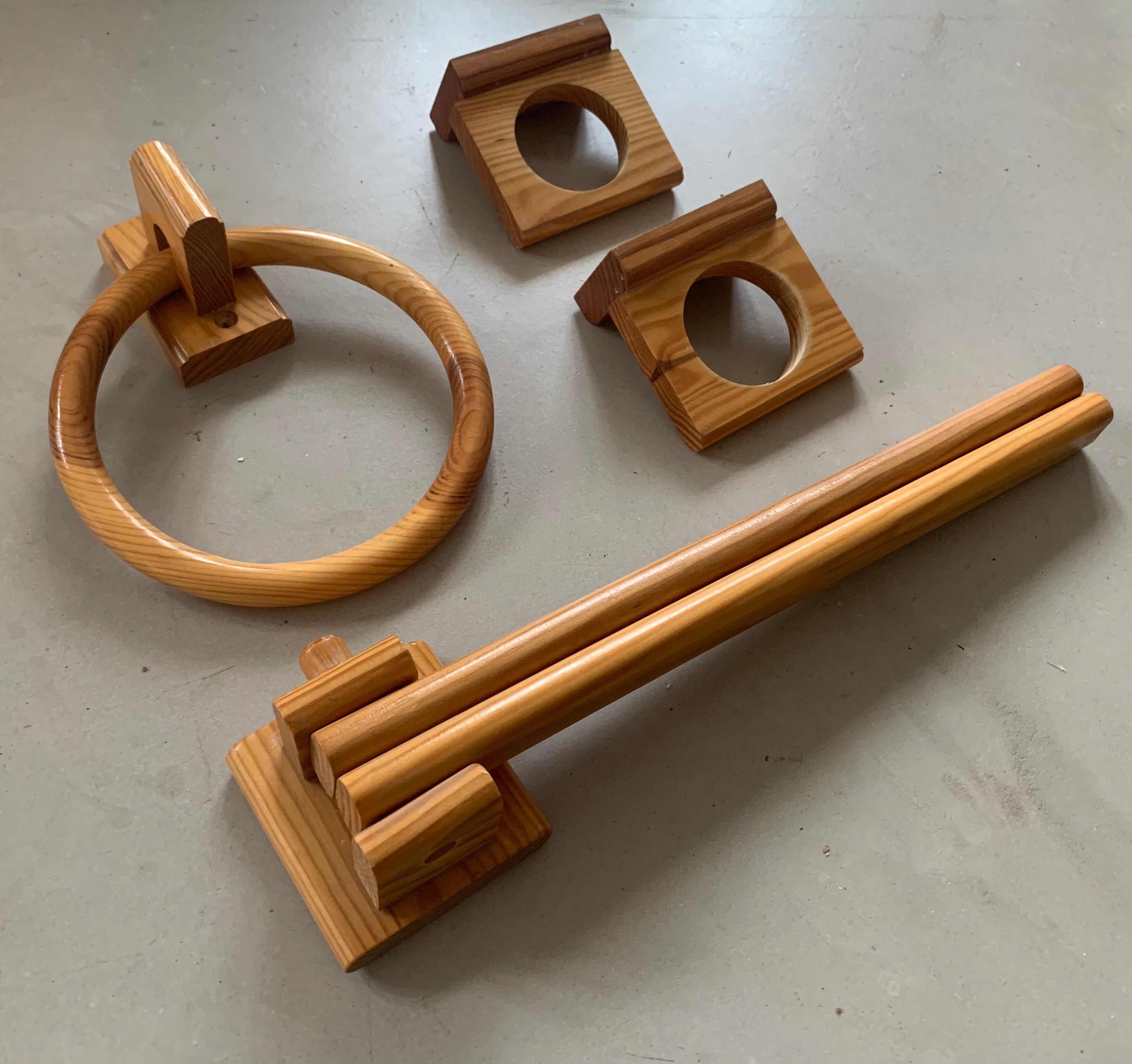 Pine bathroom accessories