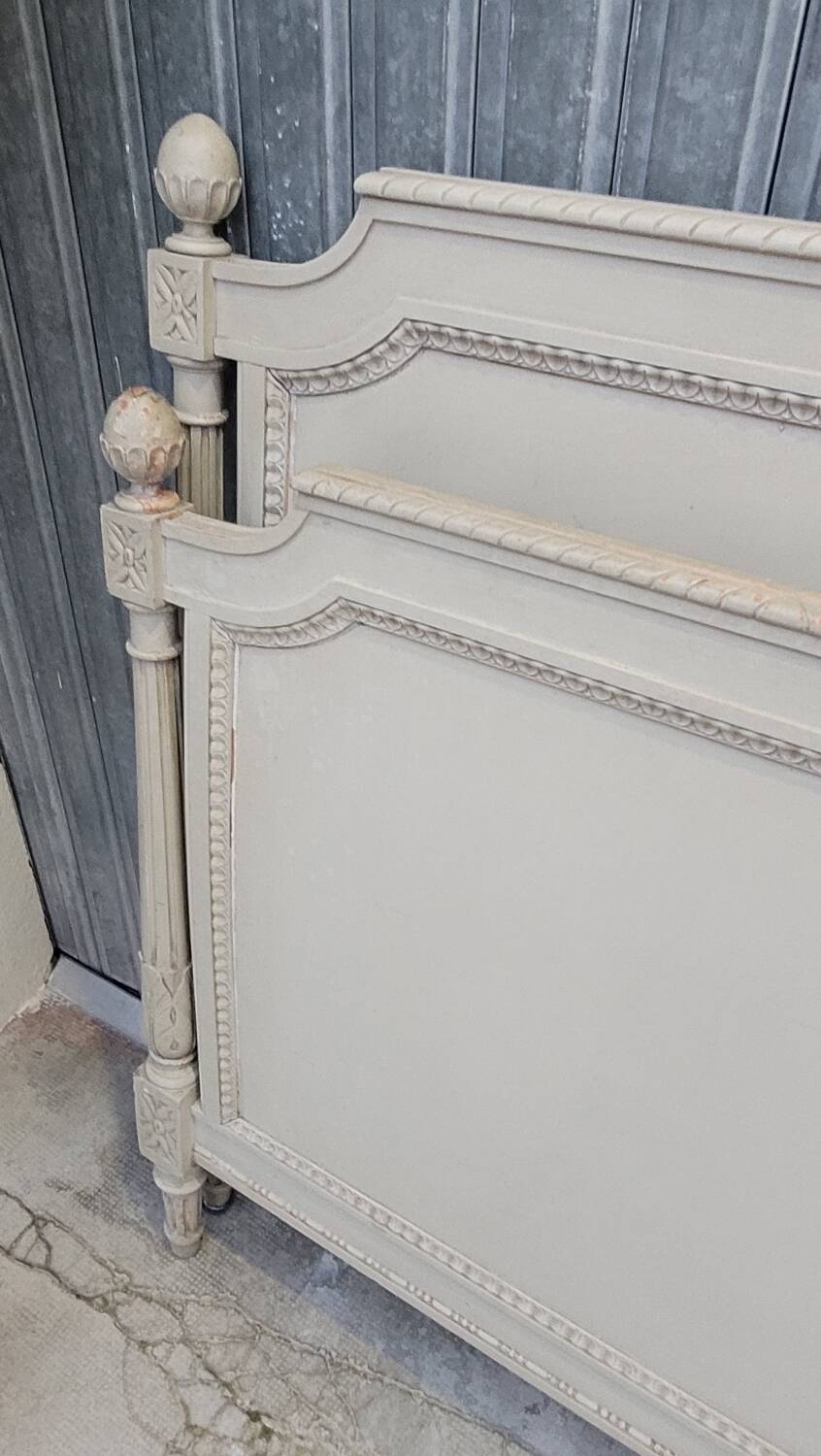 Pair of antique Louis XVI style beds with patina - 1900s