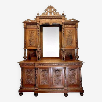 Renaissance style carved lion hunting lodge sideboard in solid walnut circa 1850