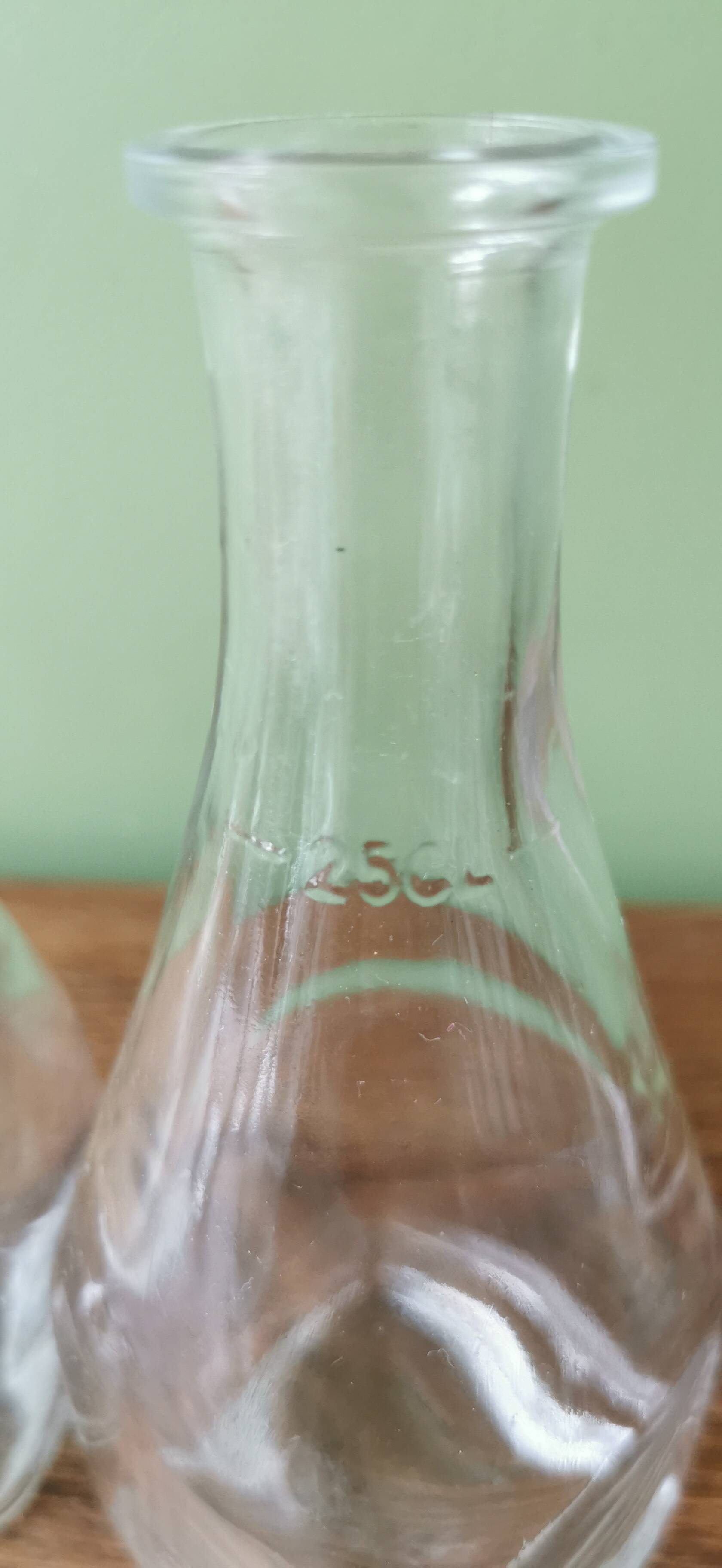 Lots de petits vases pour table de réception