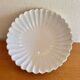 Ancien plat creux en faïence blanche godronnée XIXeme