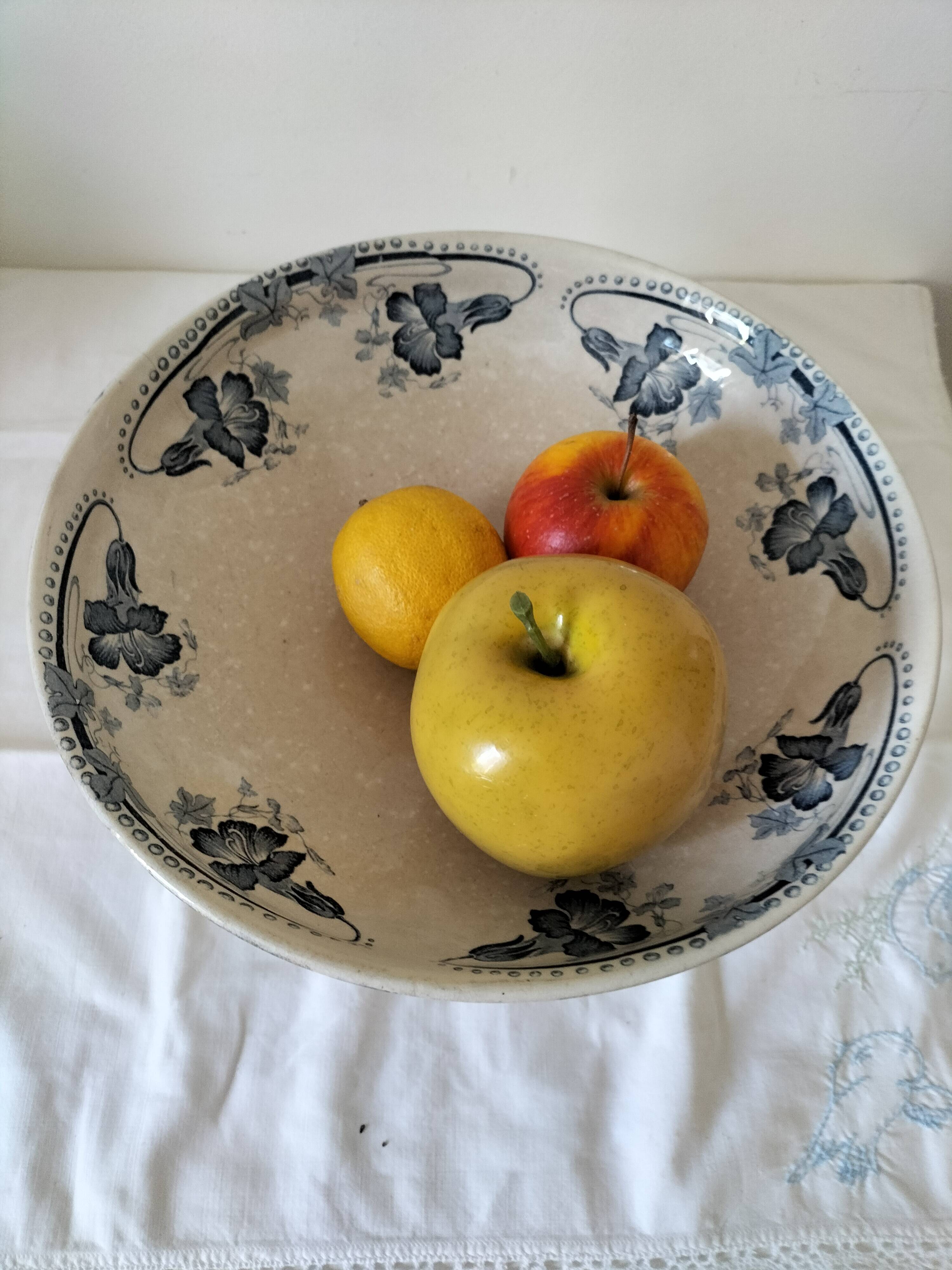 Compote dish with pedestal – SFNO stamp (circa 1890-1910)