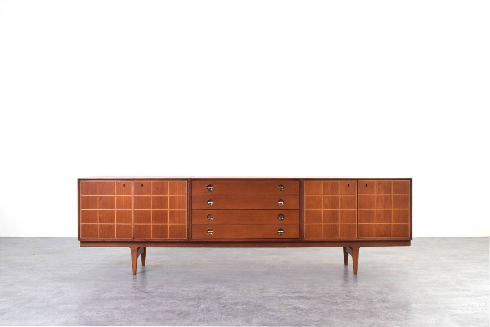 Buffet en teck du milieu du siècle par Rolf Rastad et Adolf Relling pour Gustav Bahus