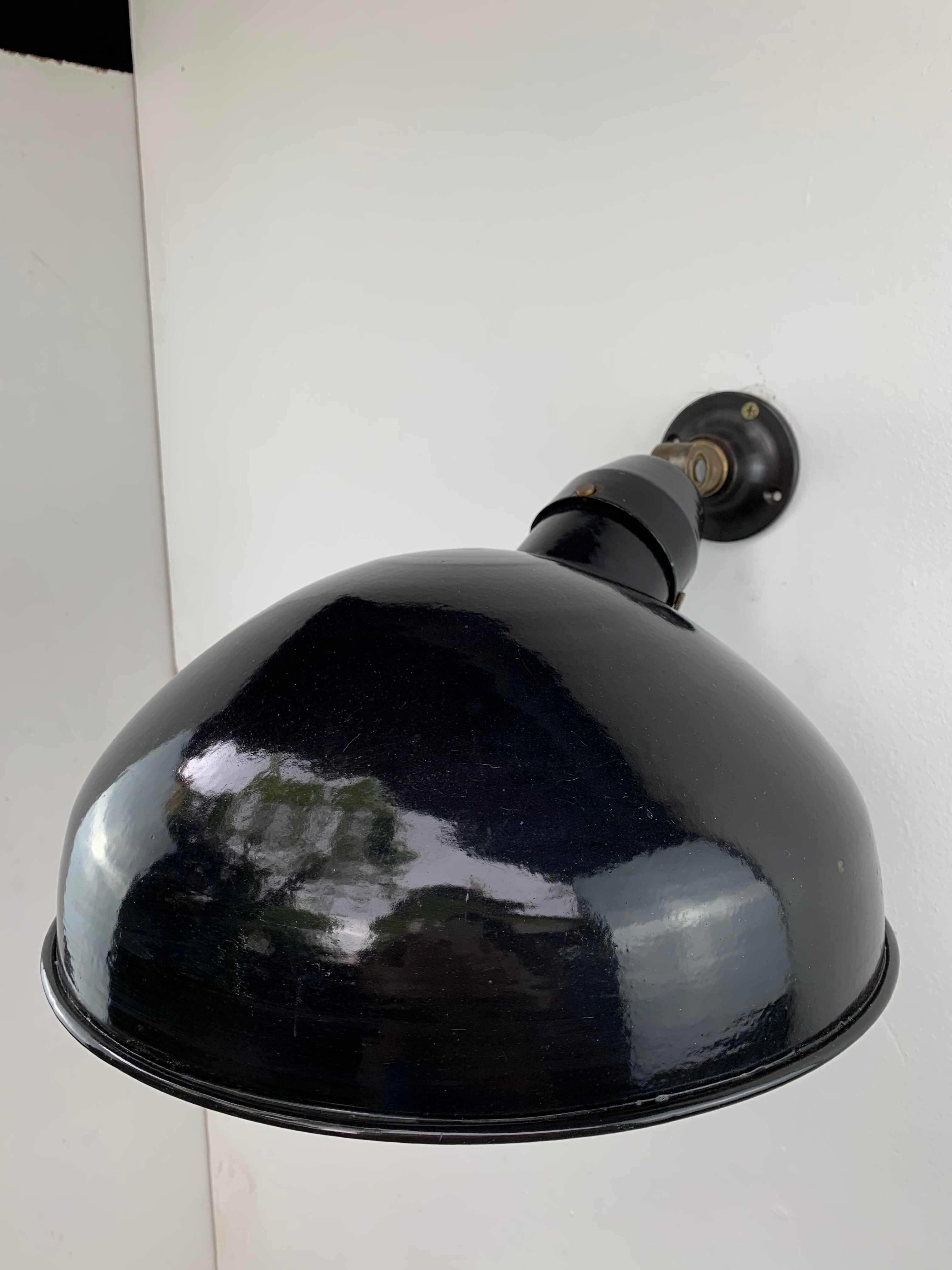 1940 workshop wall lamp