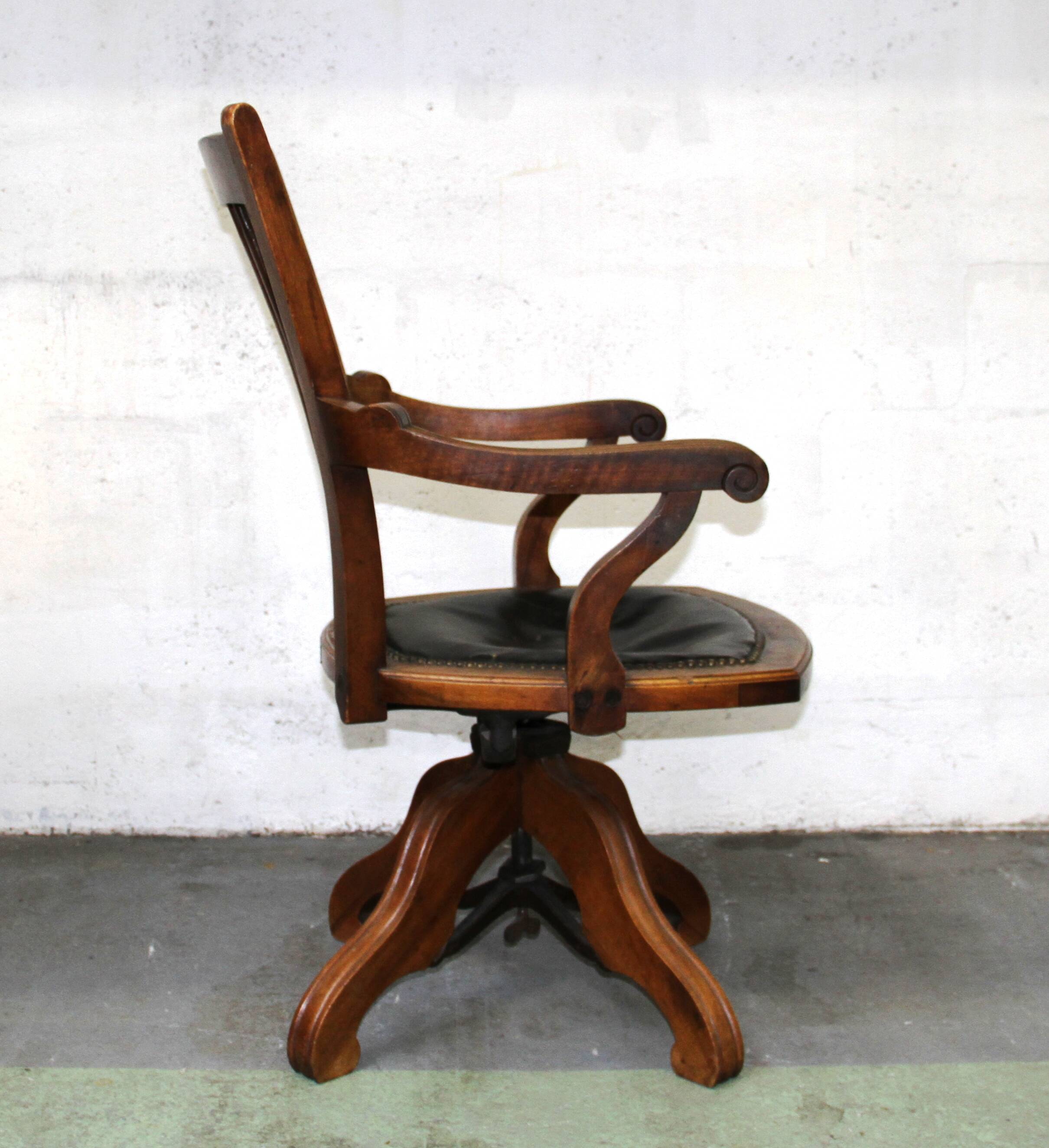 American armchair, Pichon Lyon