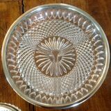 Plats et ramequins en verre ciselé et métal argenté