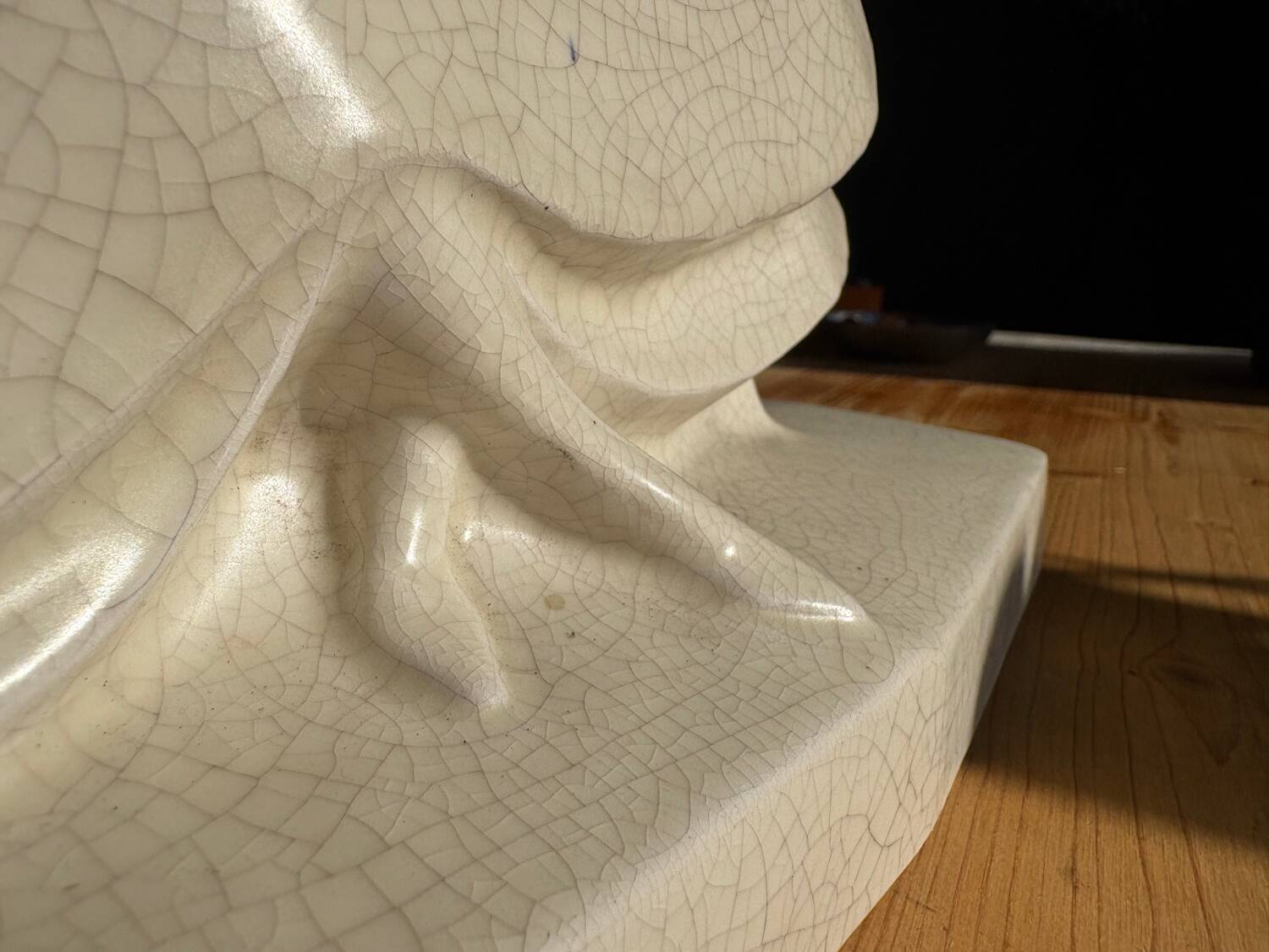 Grande sculpture Art Déco signée Lejan – Dame au lévrier
