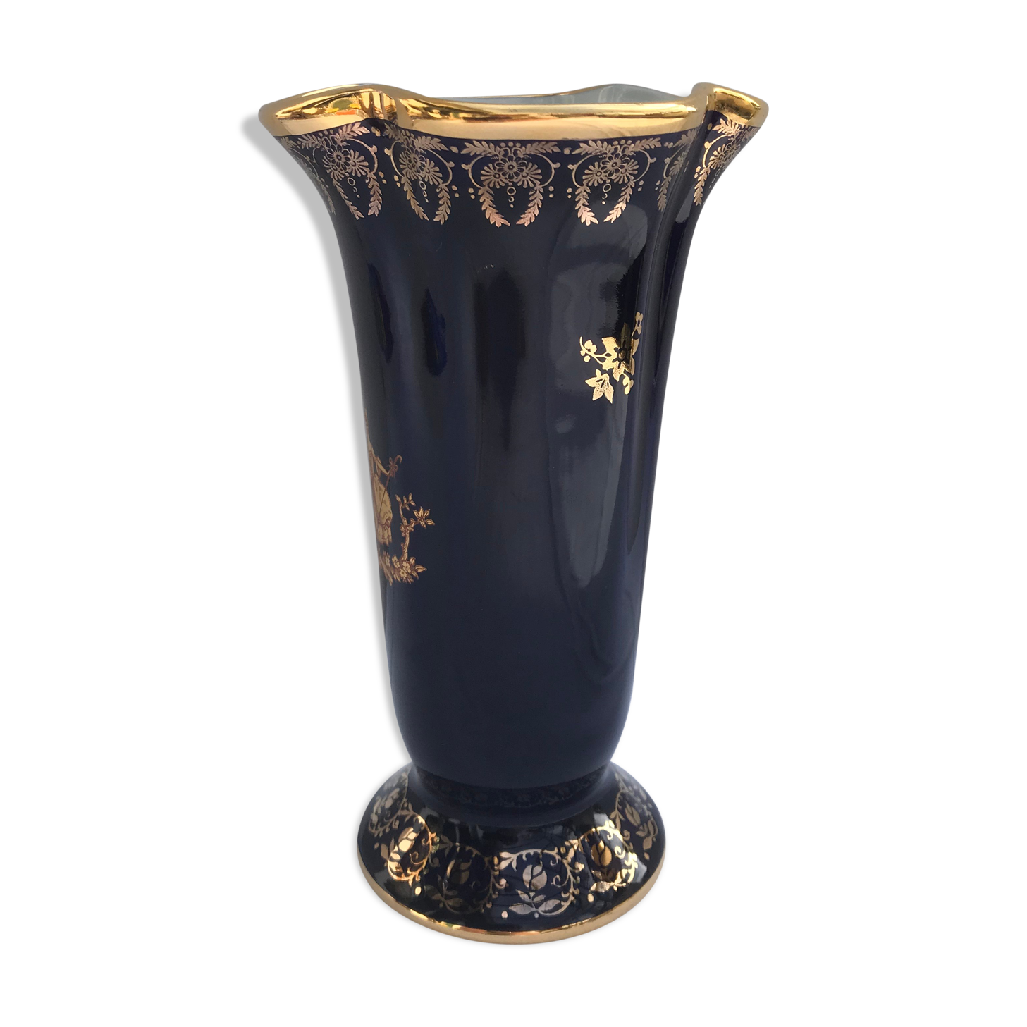 Ancient vase porcelain