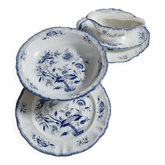 Sarreguemines pie dishes and salad bowls