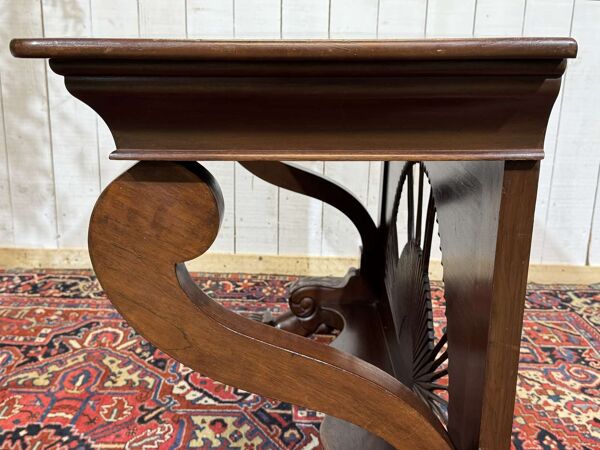 Console style Louis Philippe en teck des années 50 - travail indonésien