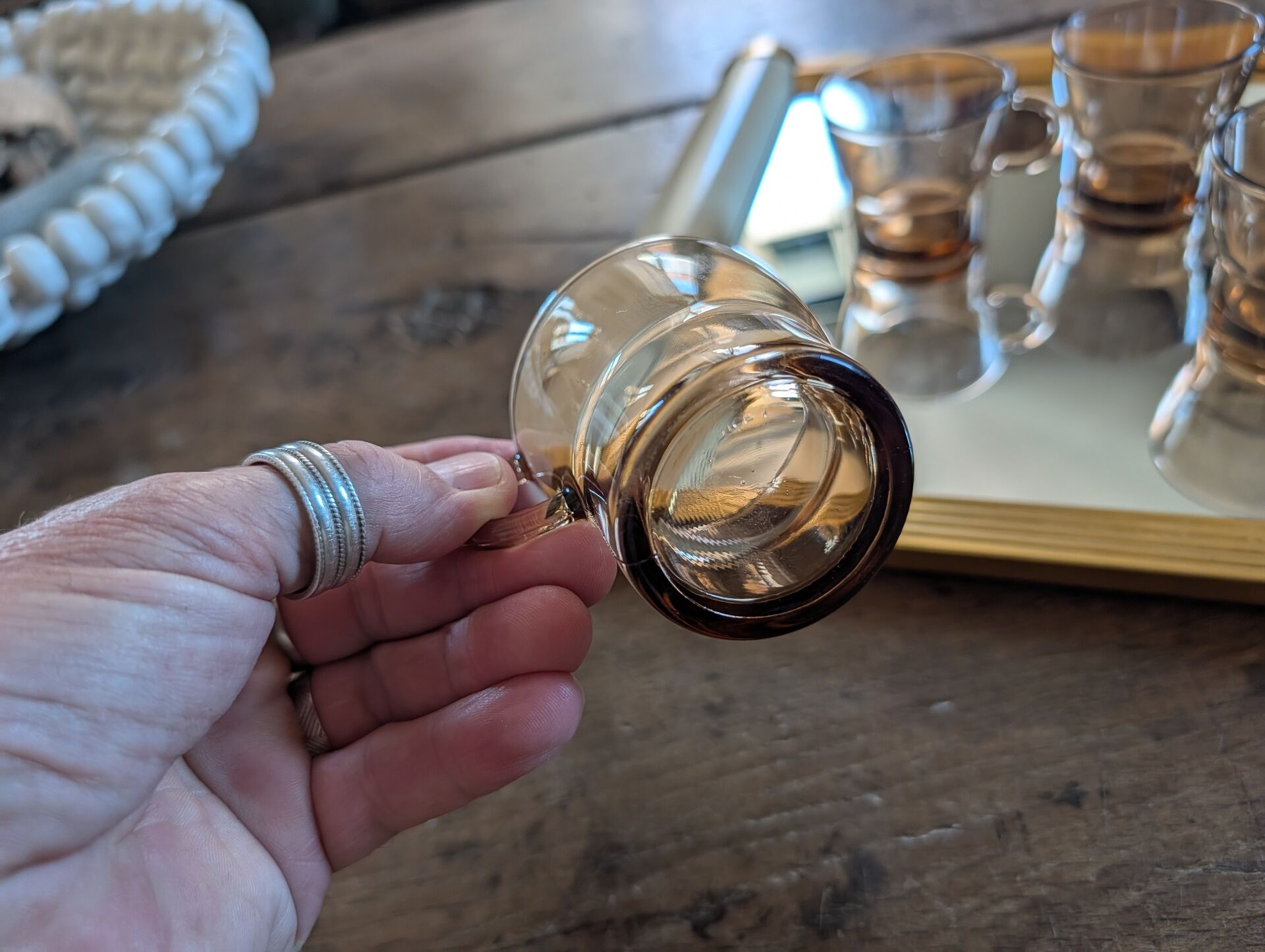 7 smoked cups – amber brown, 70s spirit
