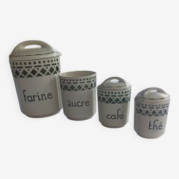 Earthenware kitchen pots