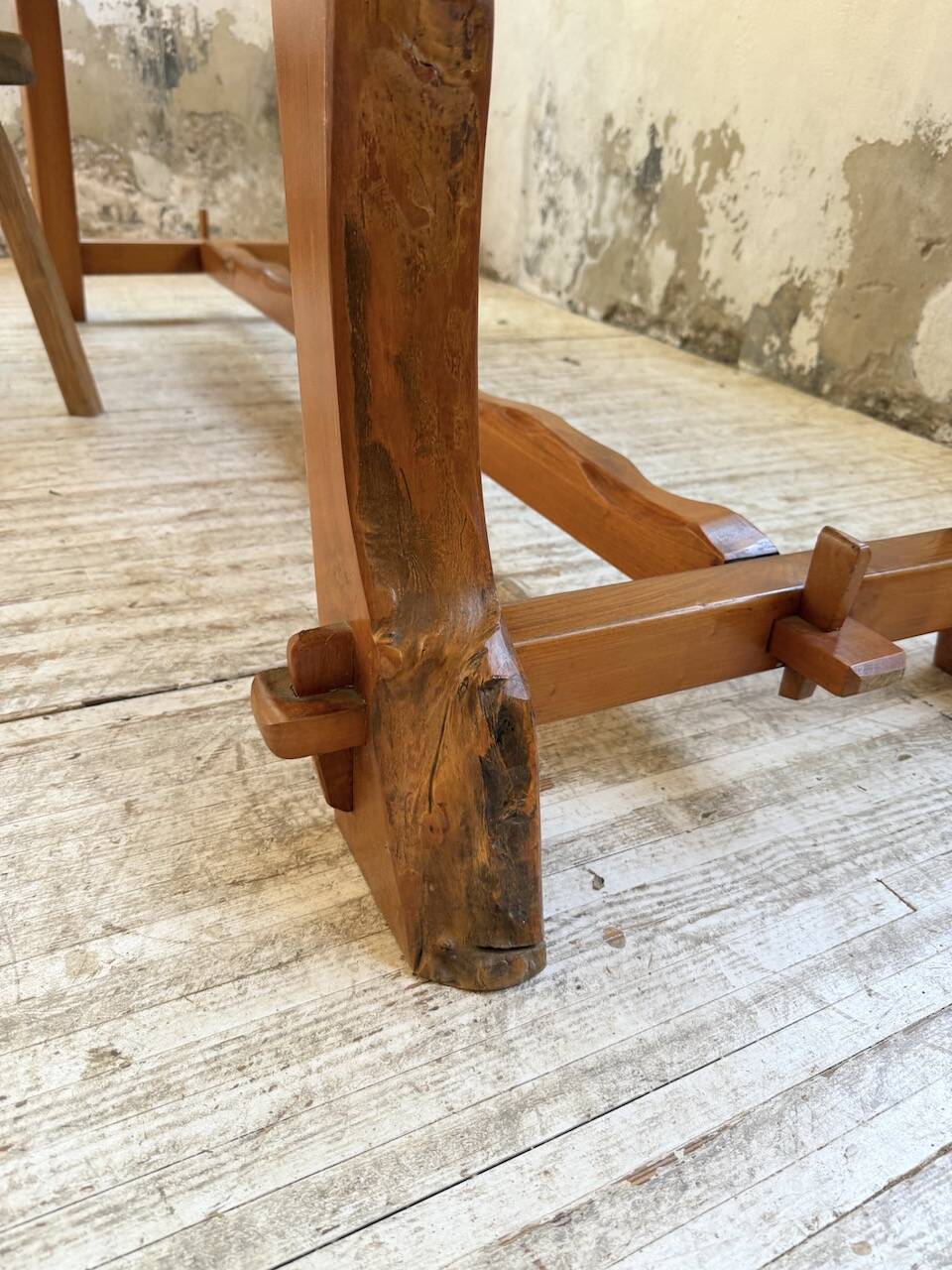 Aranjou farmhouse table in blond elm, 1950s