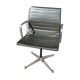 Fauteuil EA108 Charles et Ray Eames édition Herman Miller