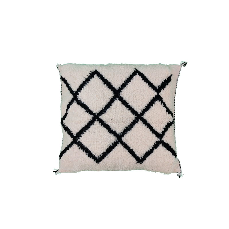 Berber cushion black diamonds