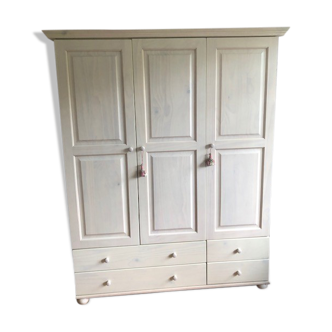 Linen wardrobe and solid pine wardrobe 180x147x42