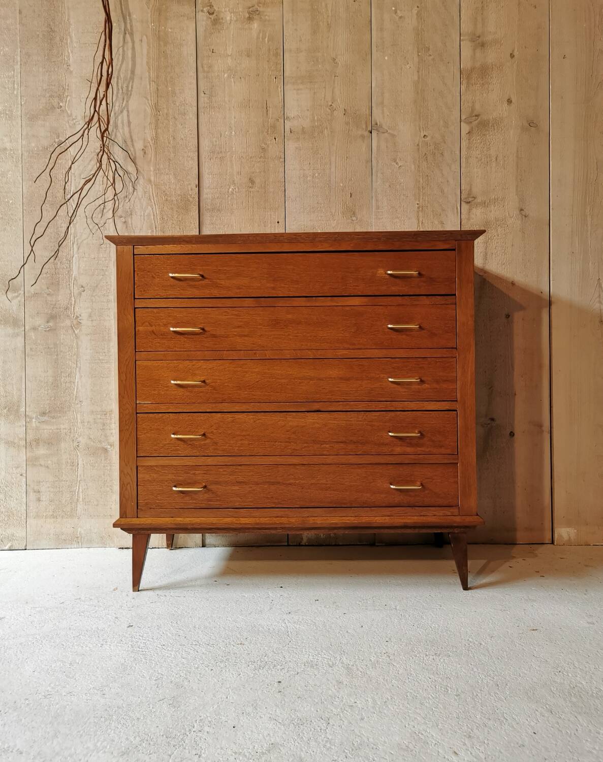 Oak chest of drawers