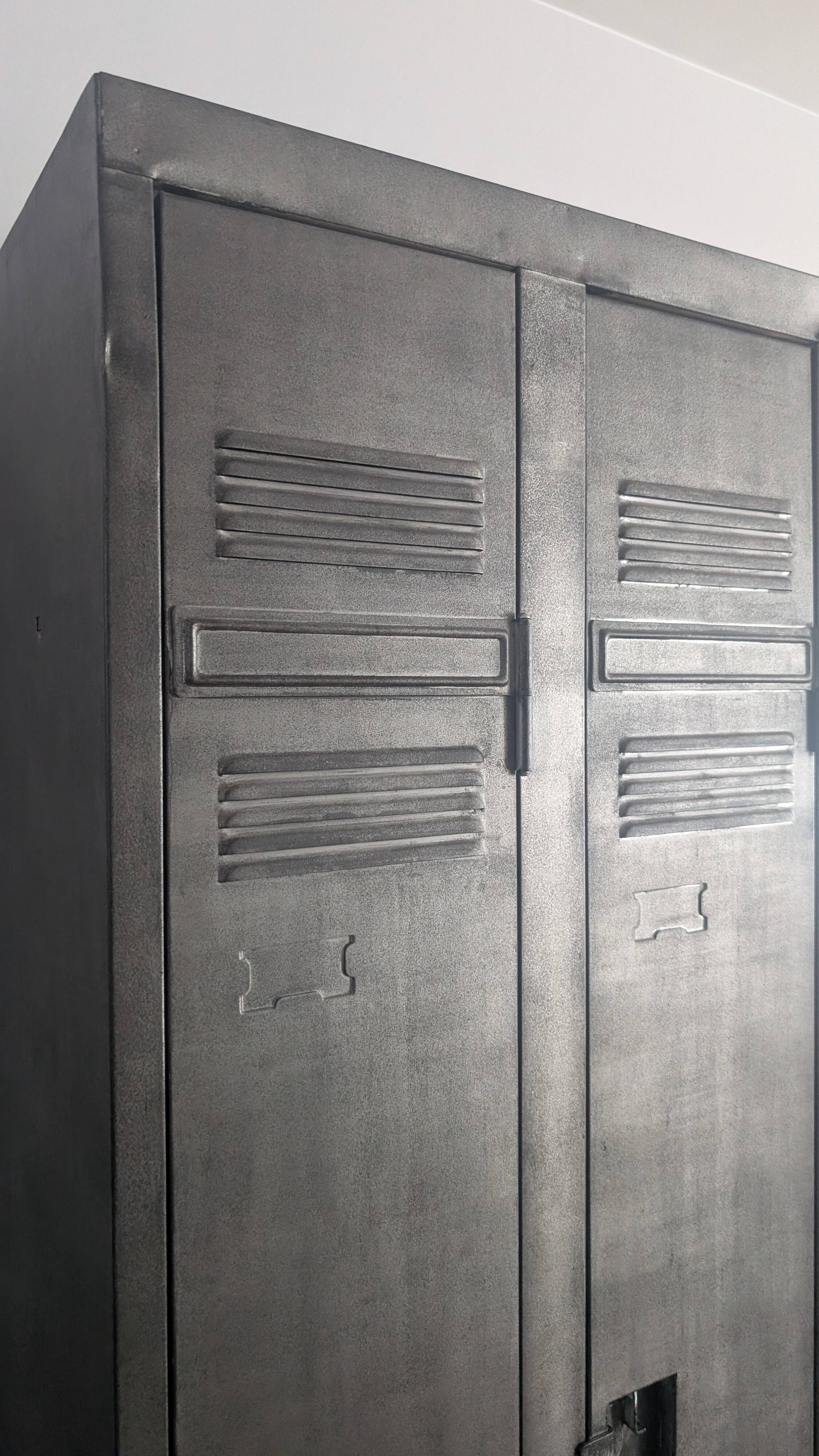 Factory wardrobe brand Atal