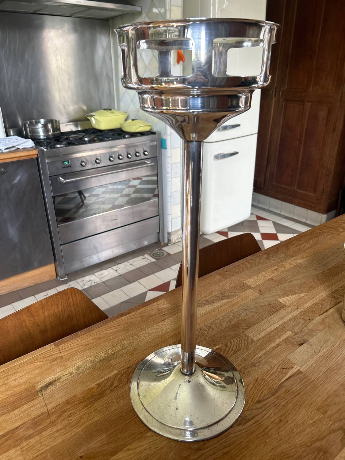 Vintage champagne bucket holder in silver metal