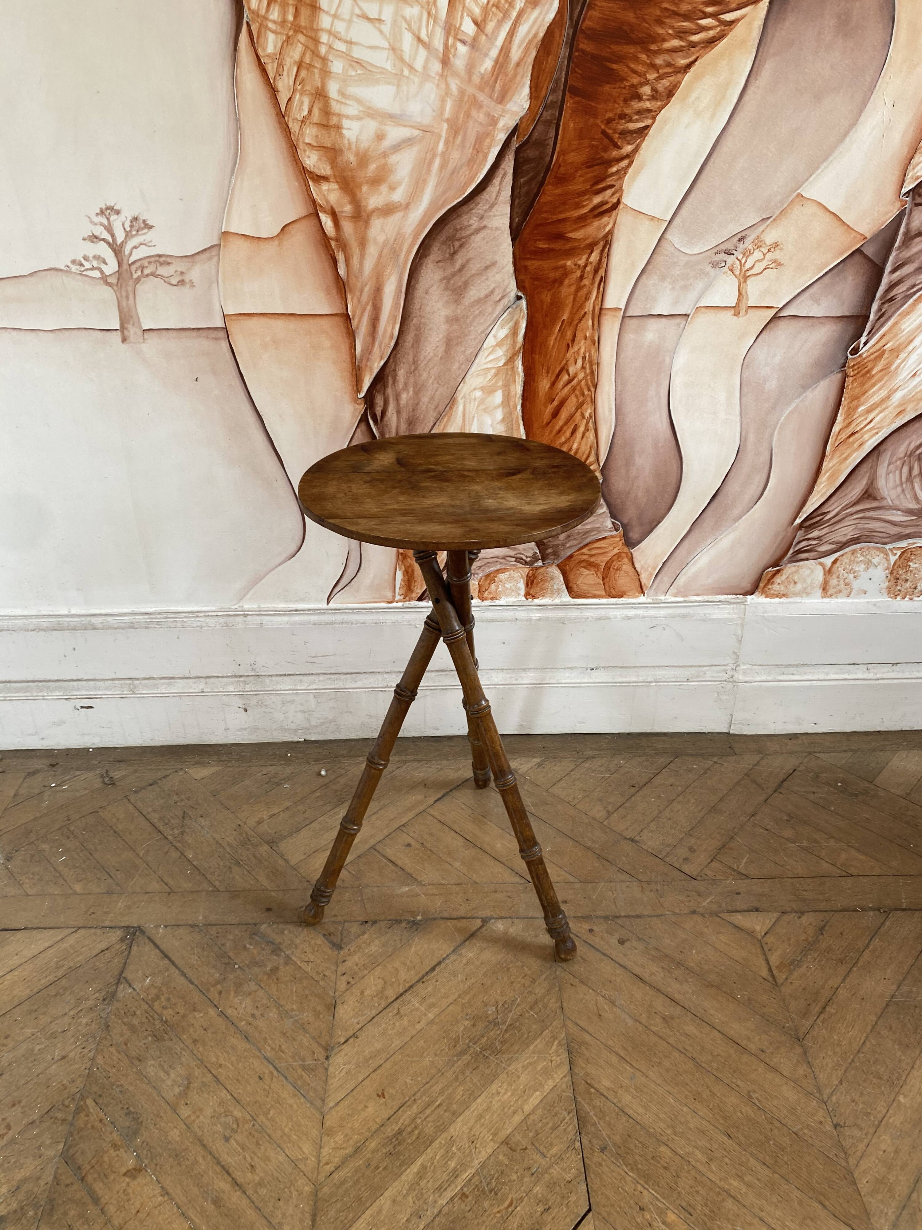 Wooden pedestal or saddle