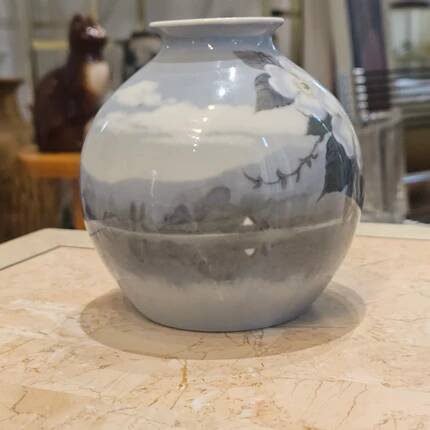 Dahl Jensen porcelain round vase - Arlh Boesen