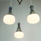 Lampe suspendue danoise moderne d'une beauté exceptionnelle en teck, verre opalin, céramique, lampe suspendue à 3 lumières