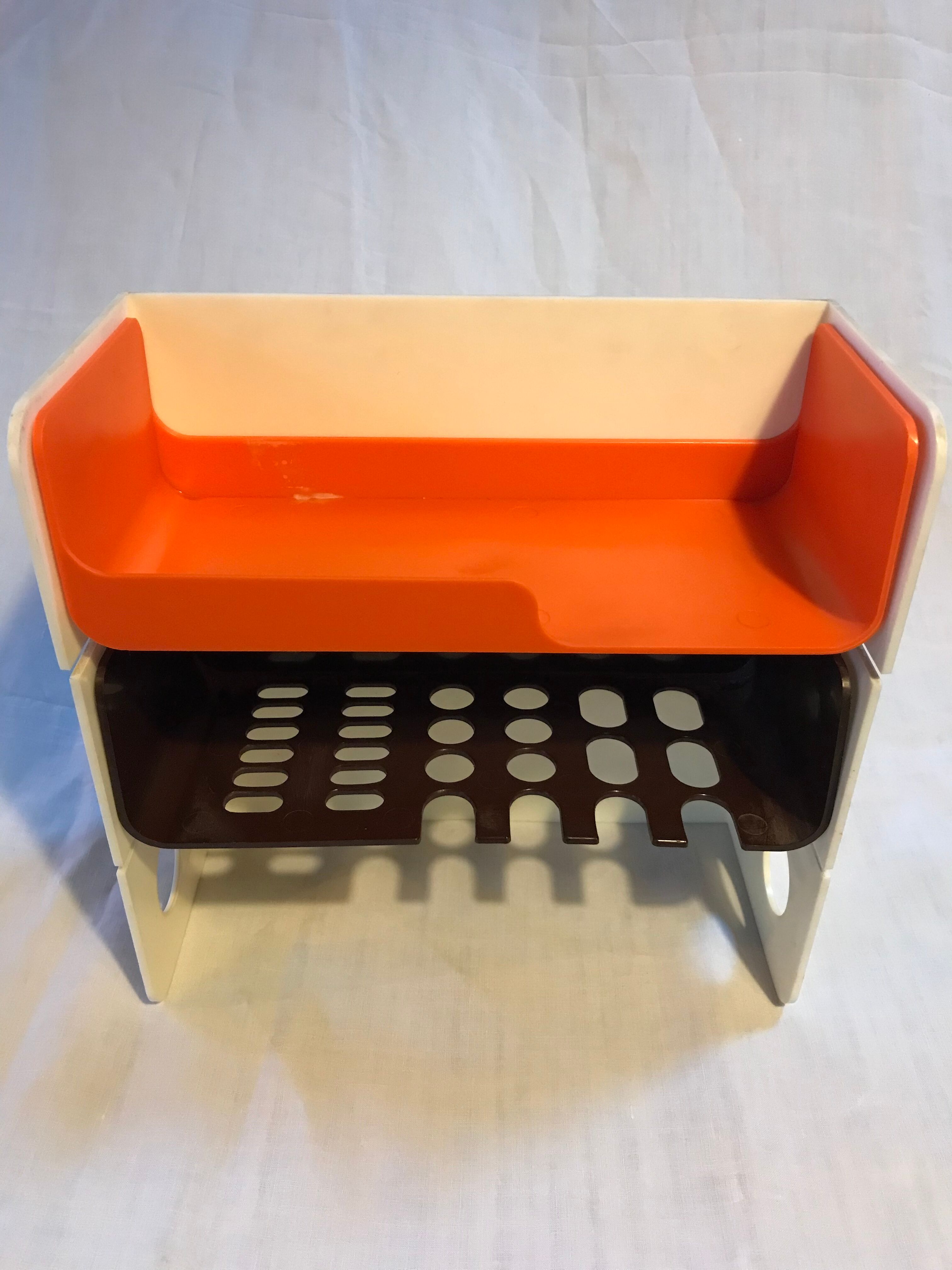 Modular bathroom shelf in plastic 70's