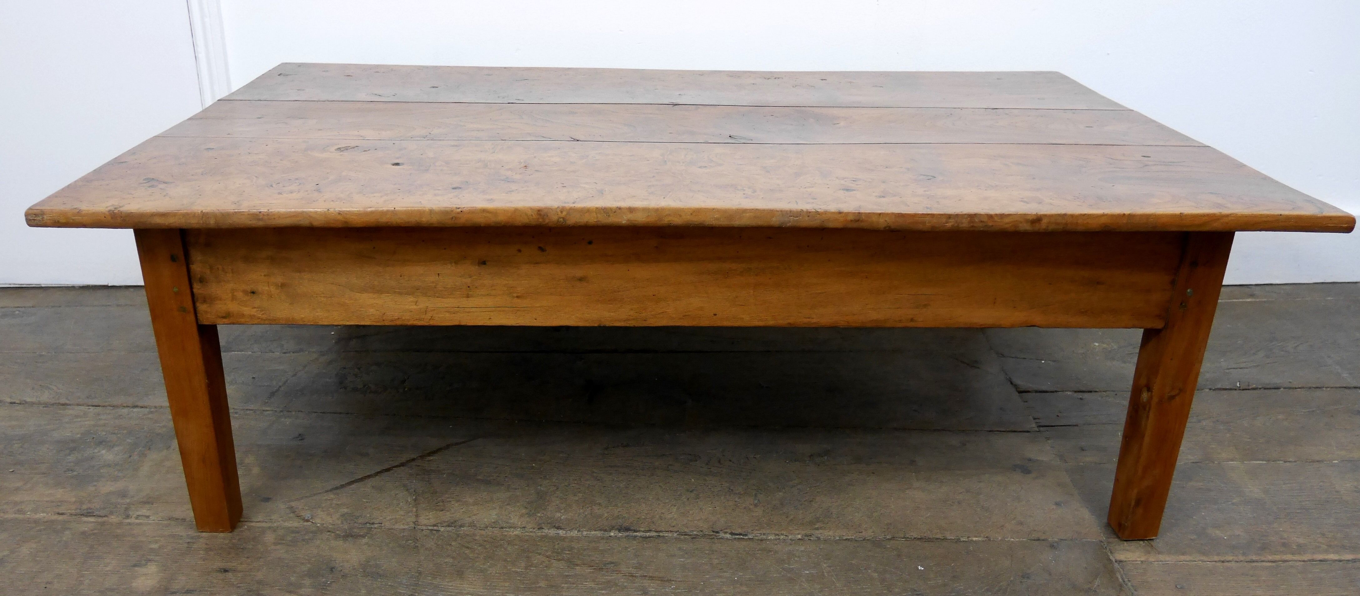 Table basse bois loupe d'orme