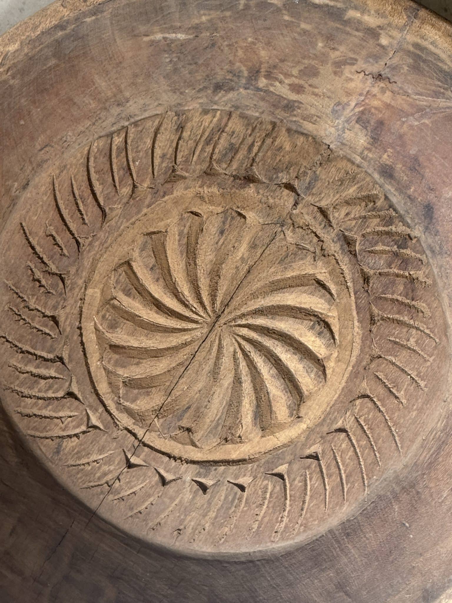 Ancient Indian plateau carved from solid wood "Whirlwind"
