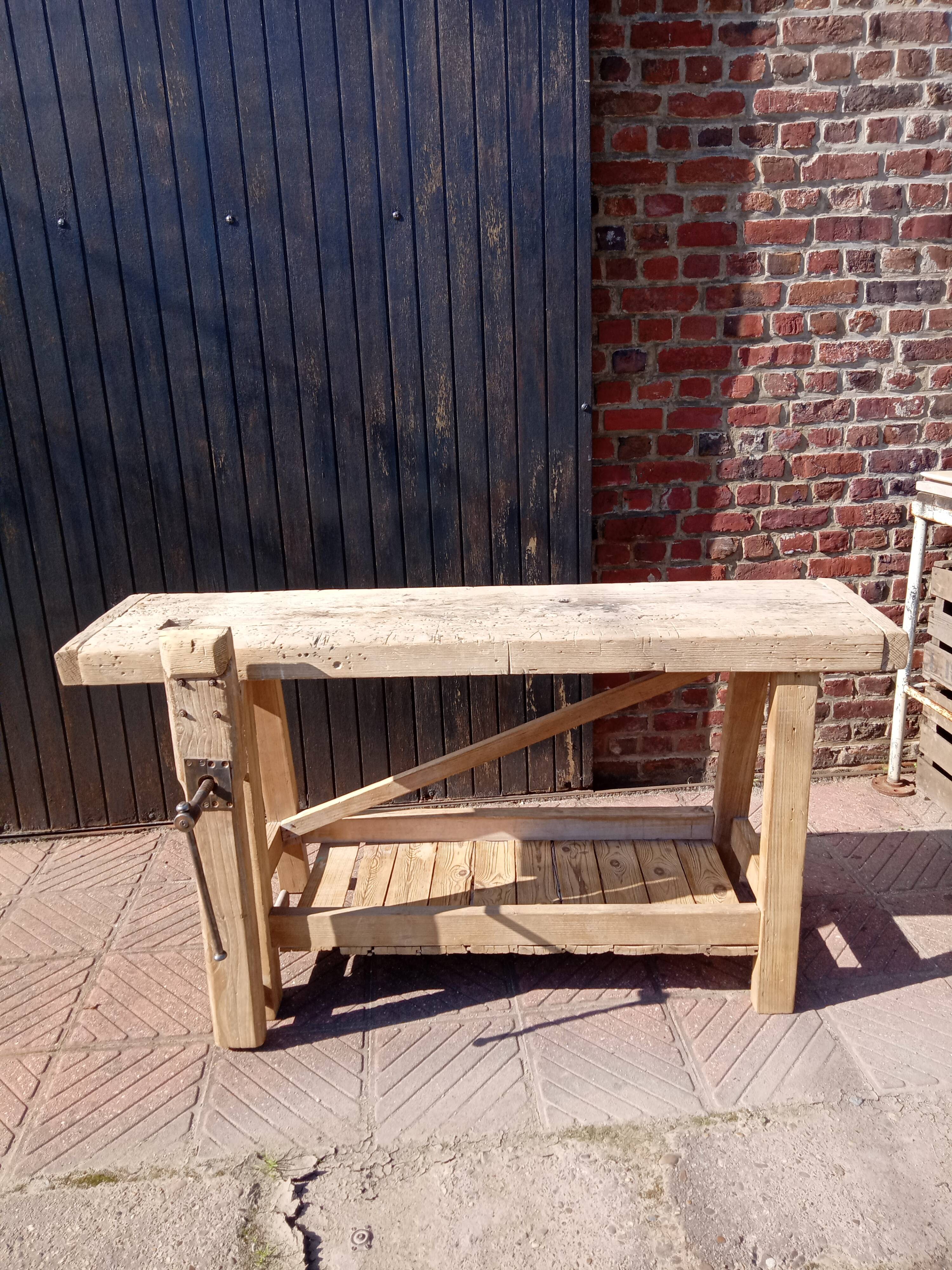 Carpenter's workbench