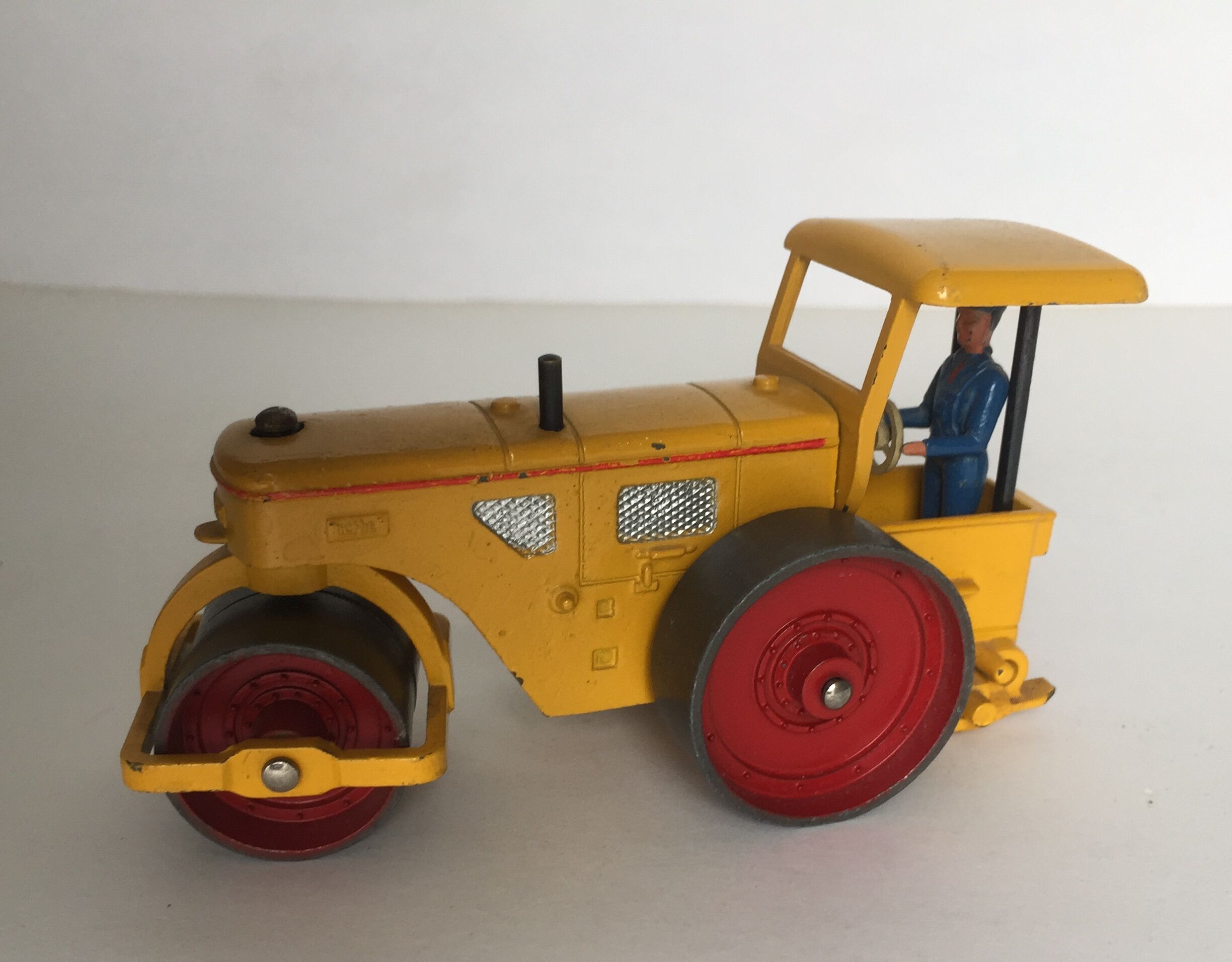 Miniature metal construction equipment