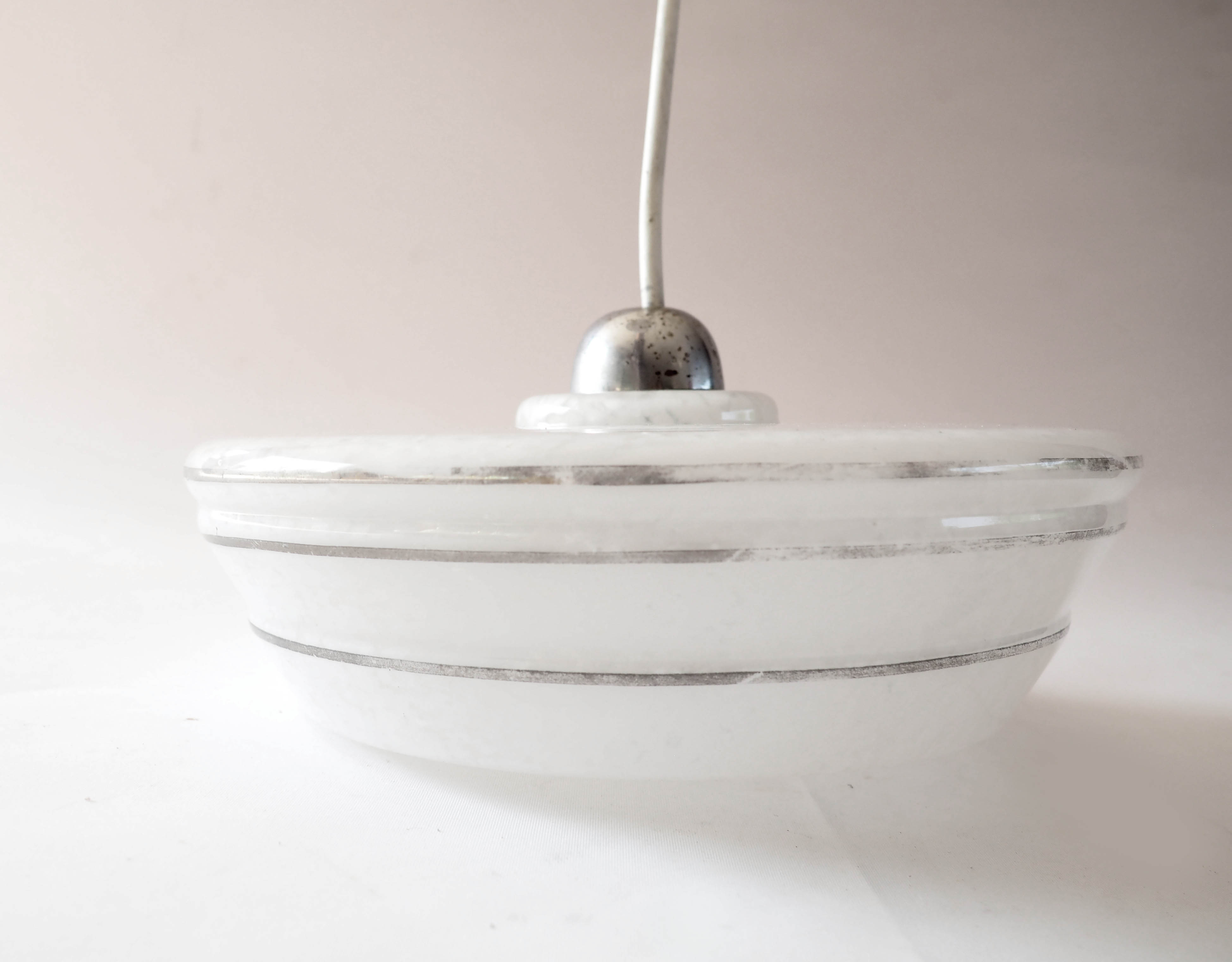 Clichy glass suspension