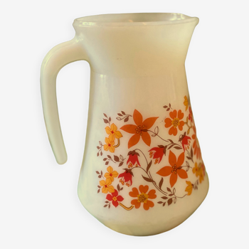 Arcopal pattern scania floral 70s pitcher