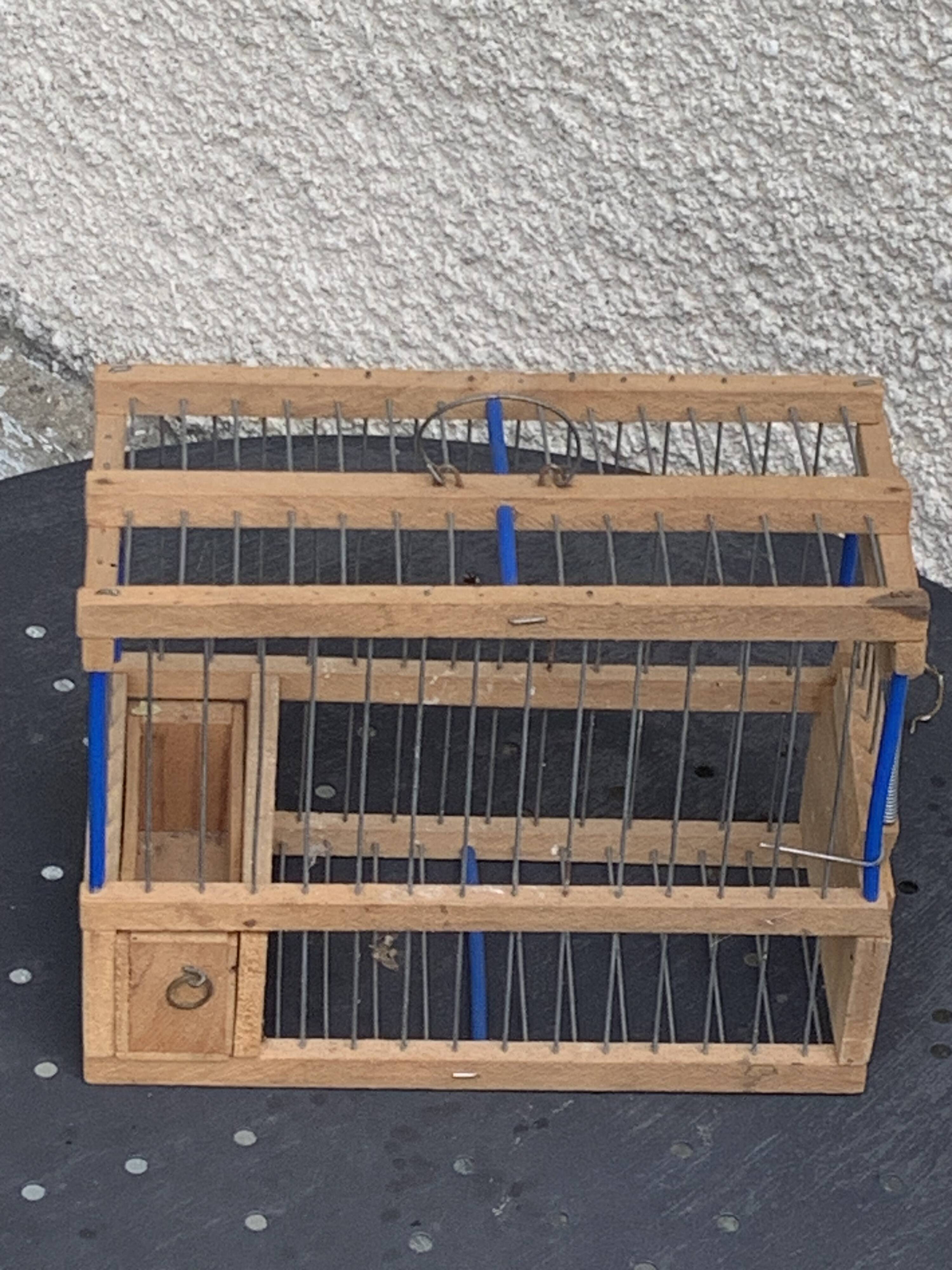 Cage à oiseau vintage en métal et bois