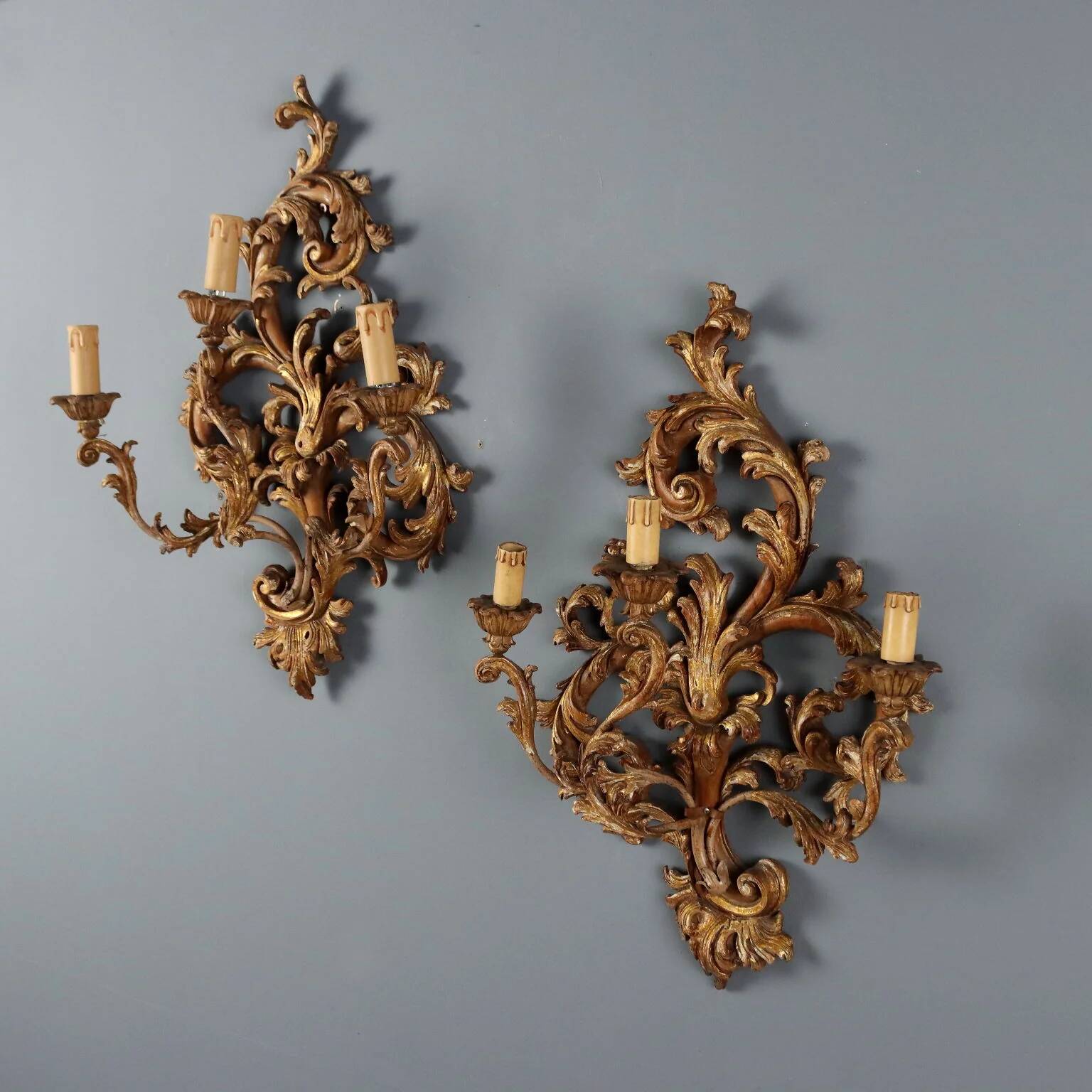 Antique wall sconces in lacquered and gilded wood, Italy, 20th century