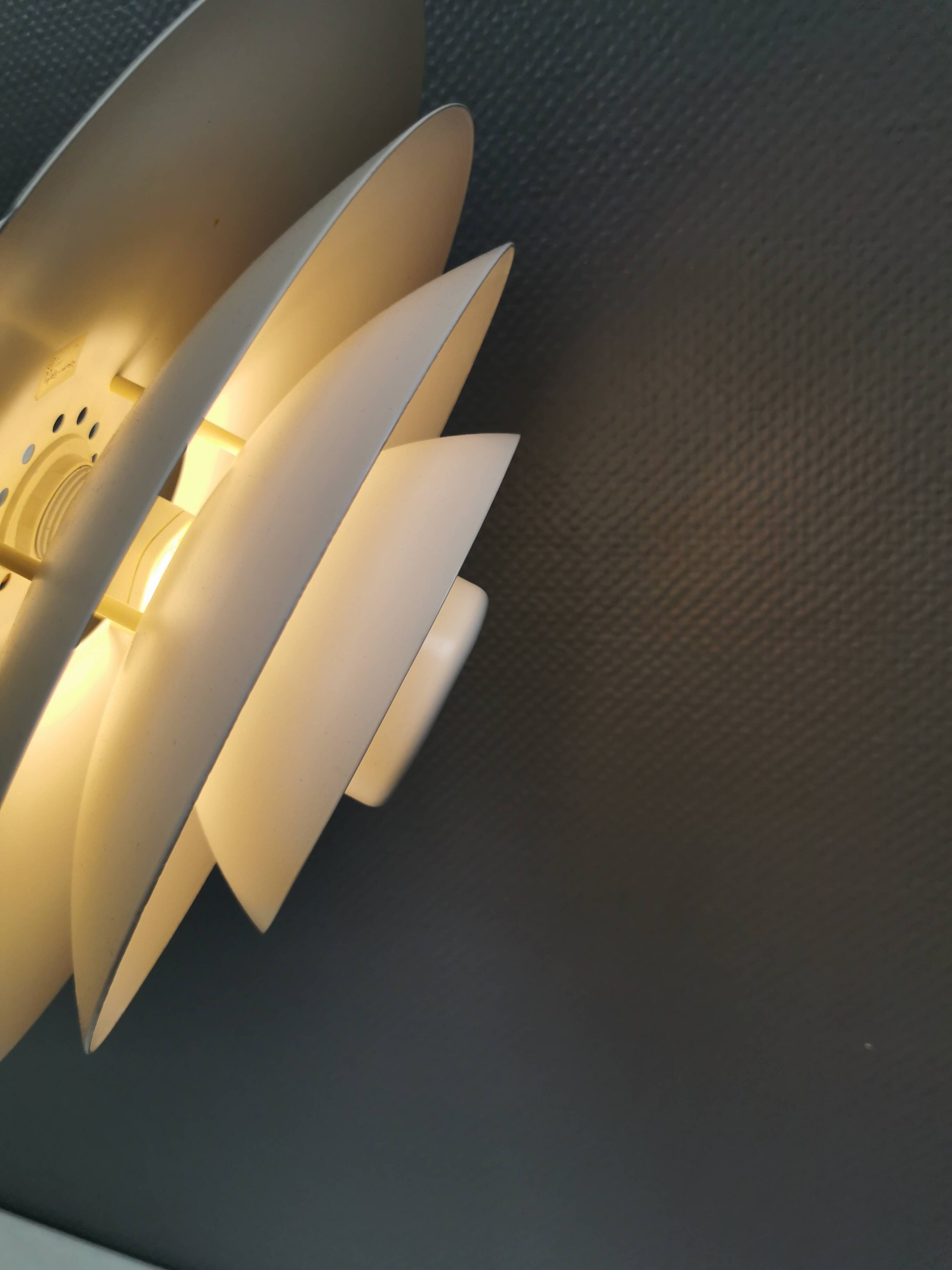 Large and beautiful hanging lamp from Danish Form-Light 1980s