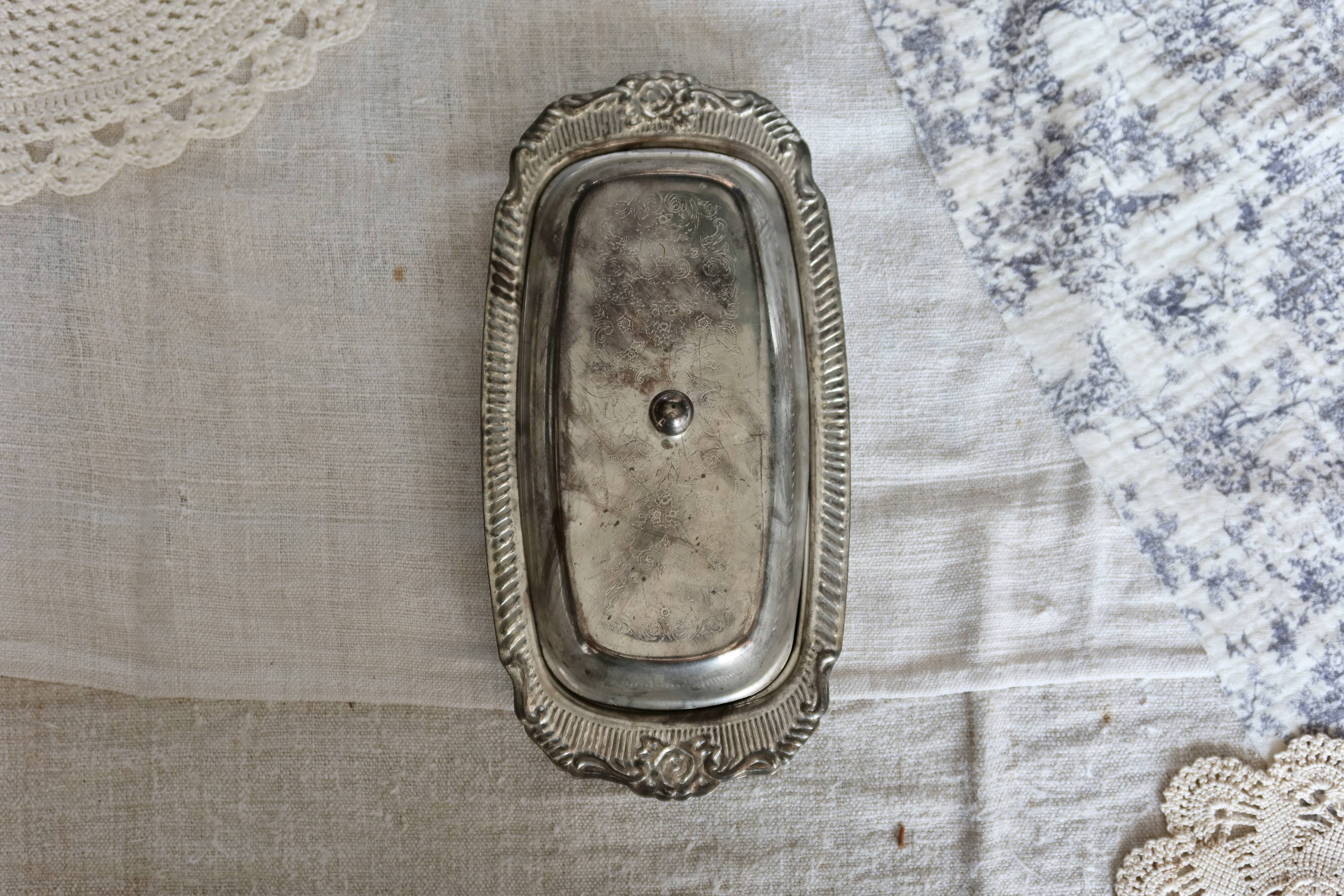 Vintage silver-plated butter dish in rococo style - Glass compartment - Knife